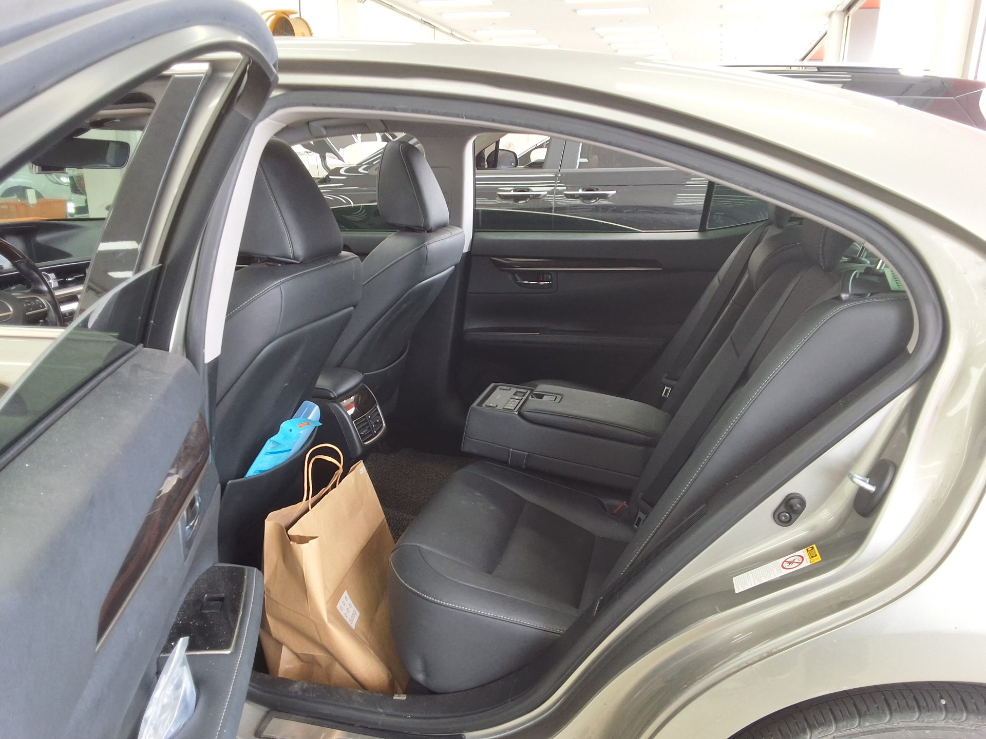 Lexus ES - 11