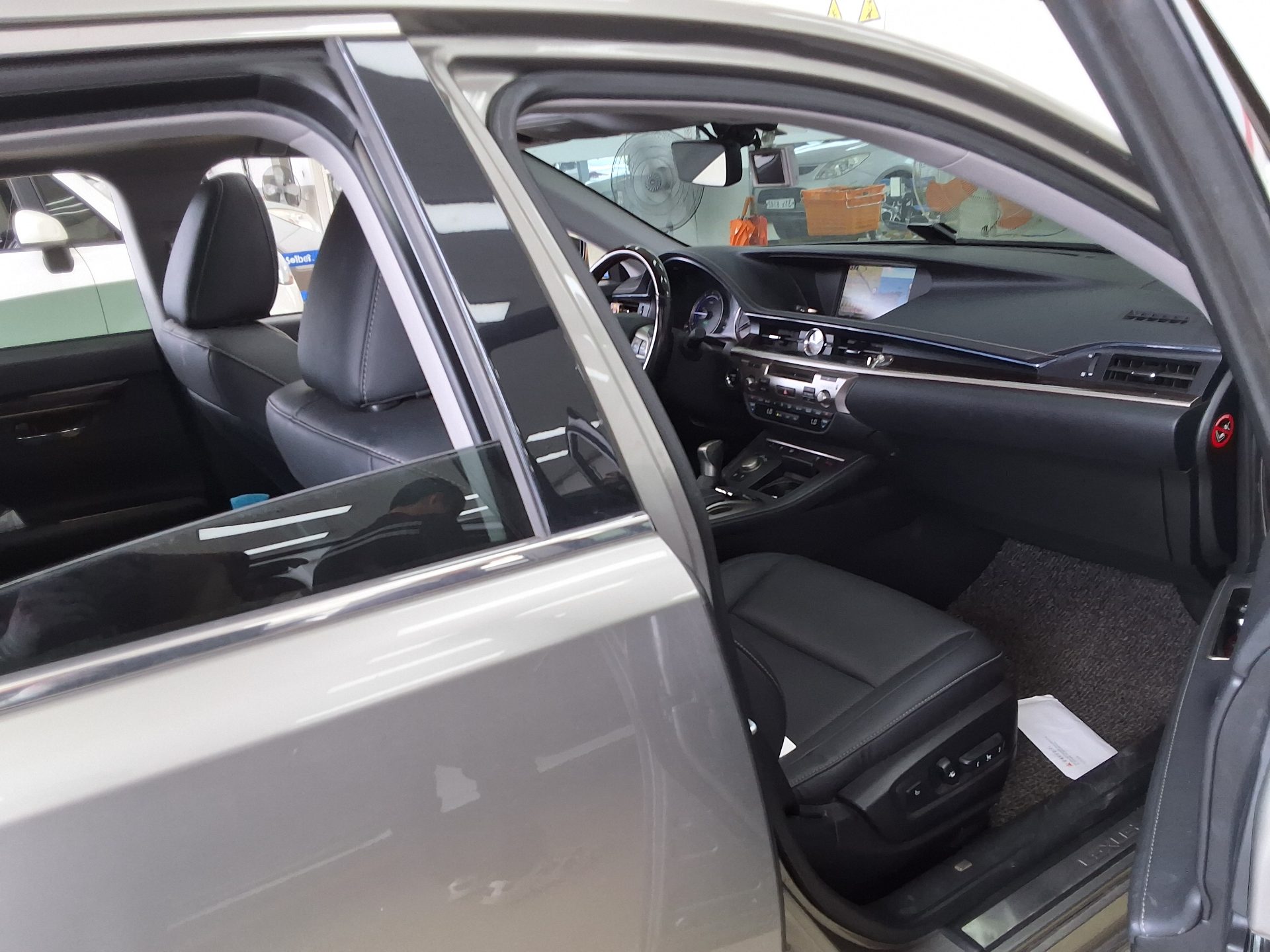 Lexus ES - 13