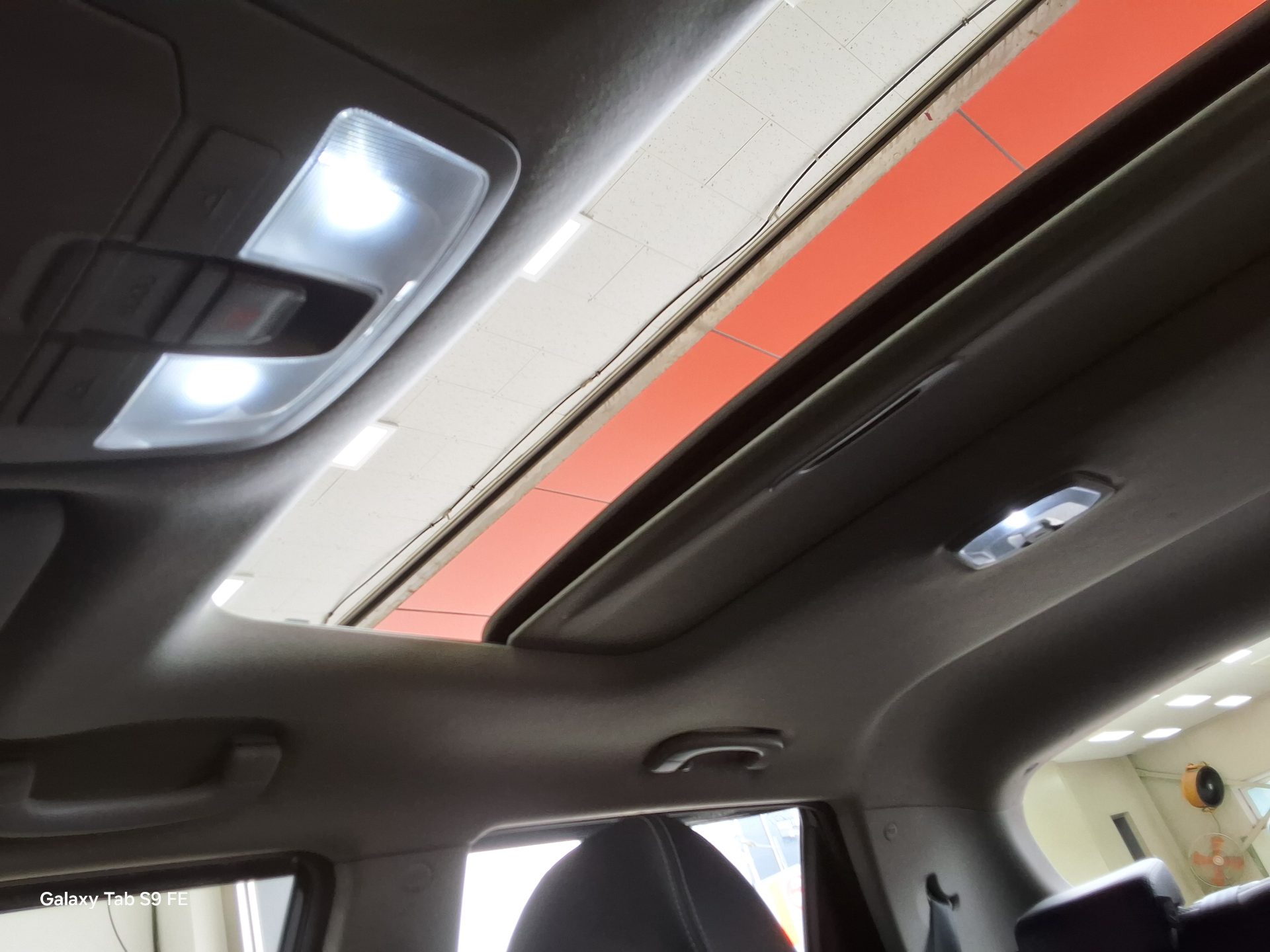 KG Mobility Tivoli 2017 - Image 18