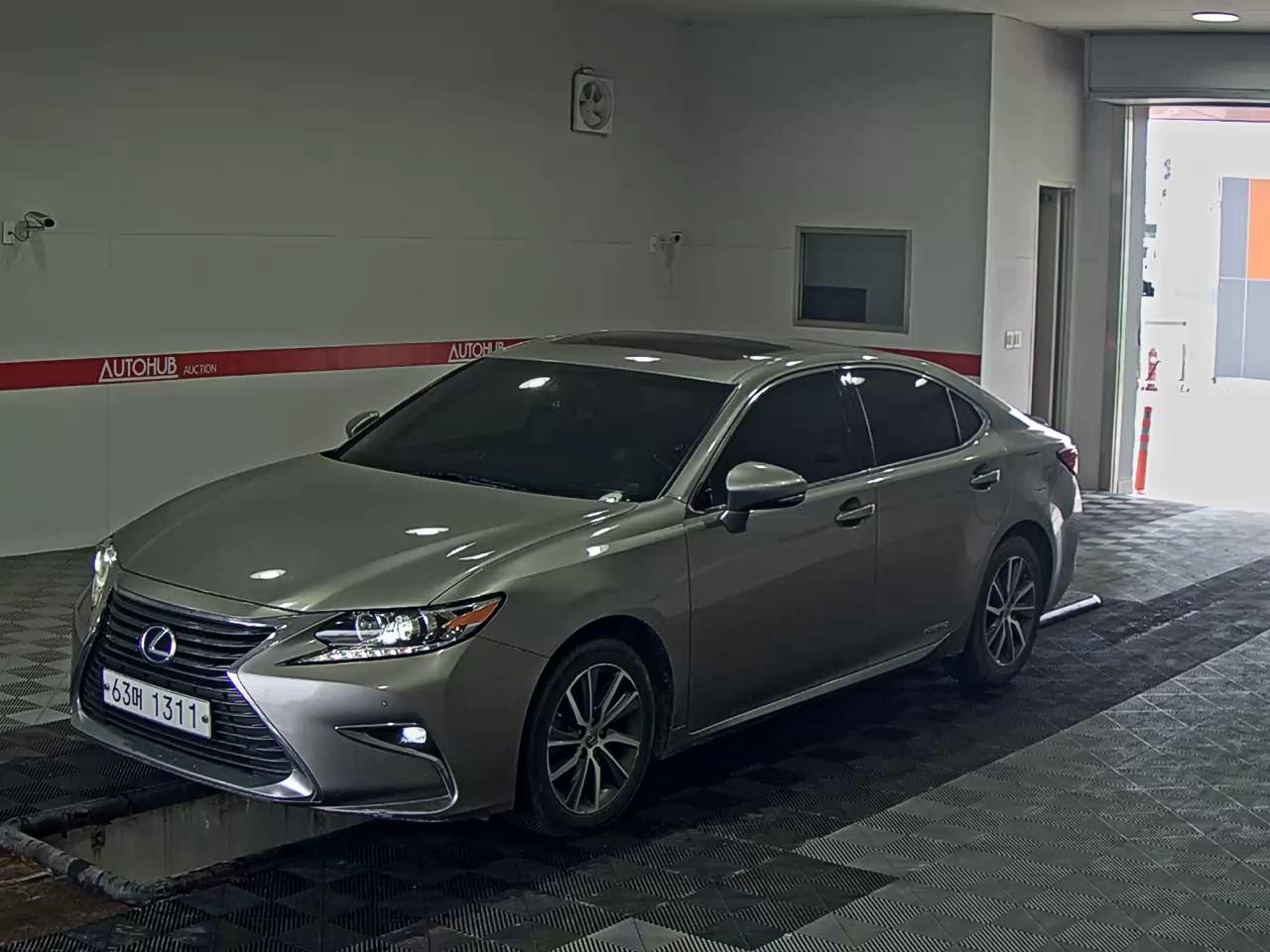 Lexus ES