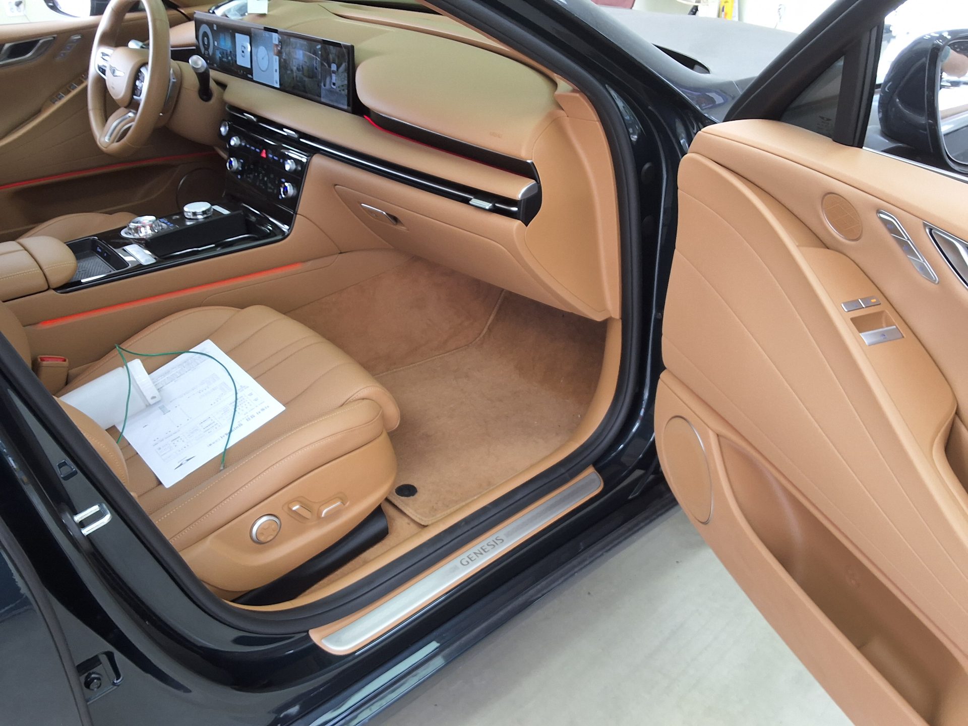 2025 - genesis g80
