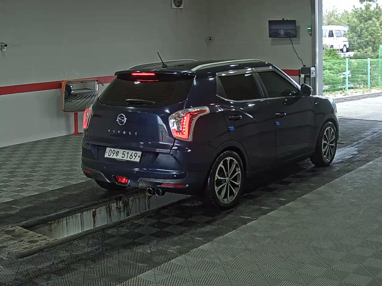 KG Mobility Tivoli 2017 - Image 4