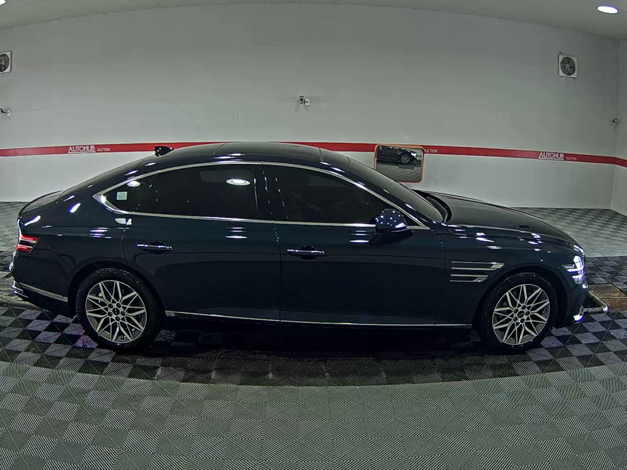 2025 - genesis g80