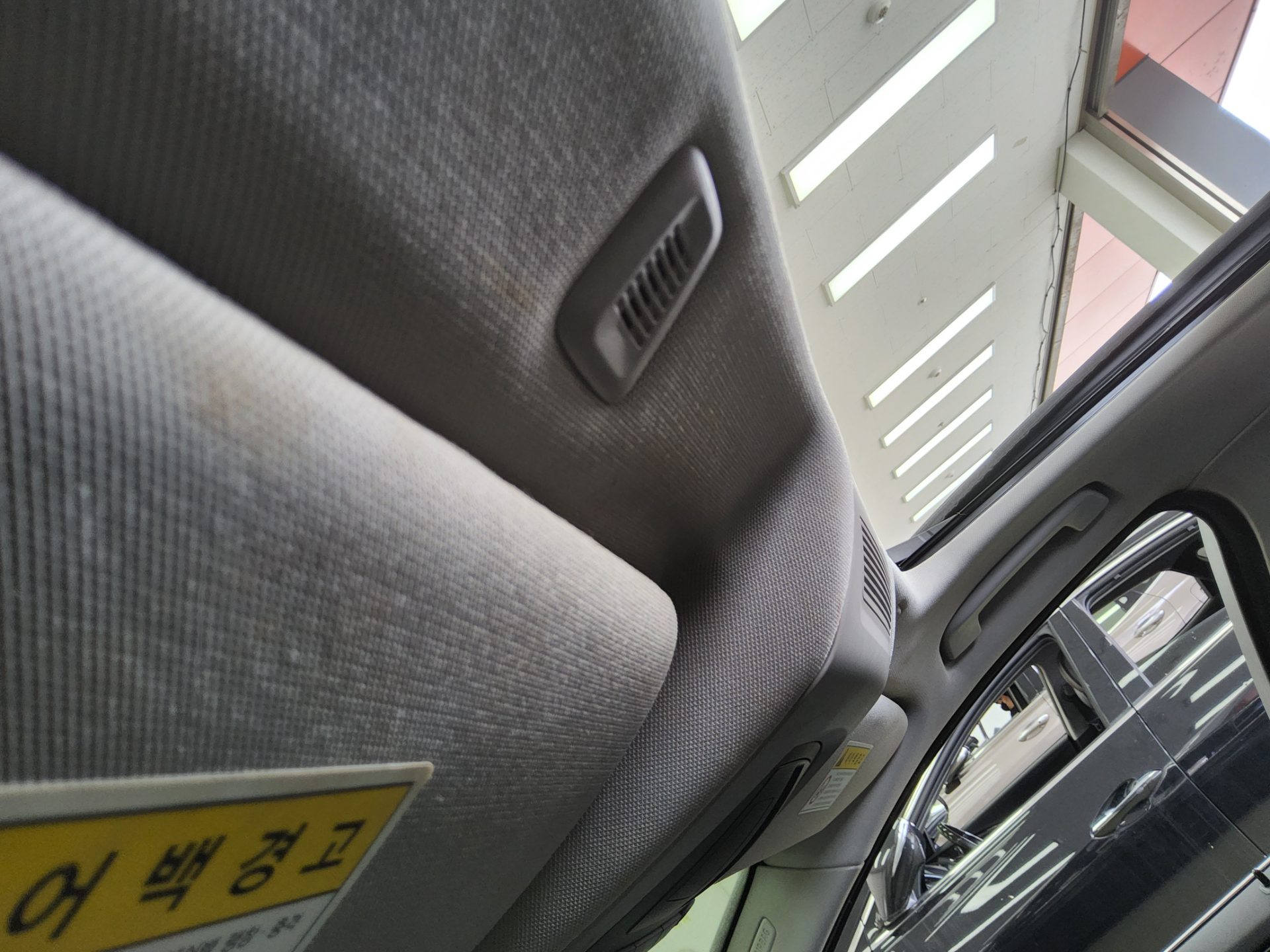 BMW 5 Series 2011 - Image 17