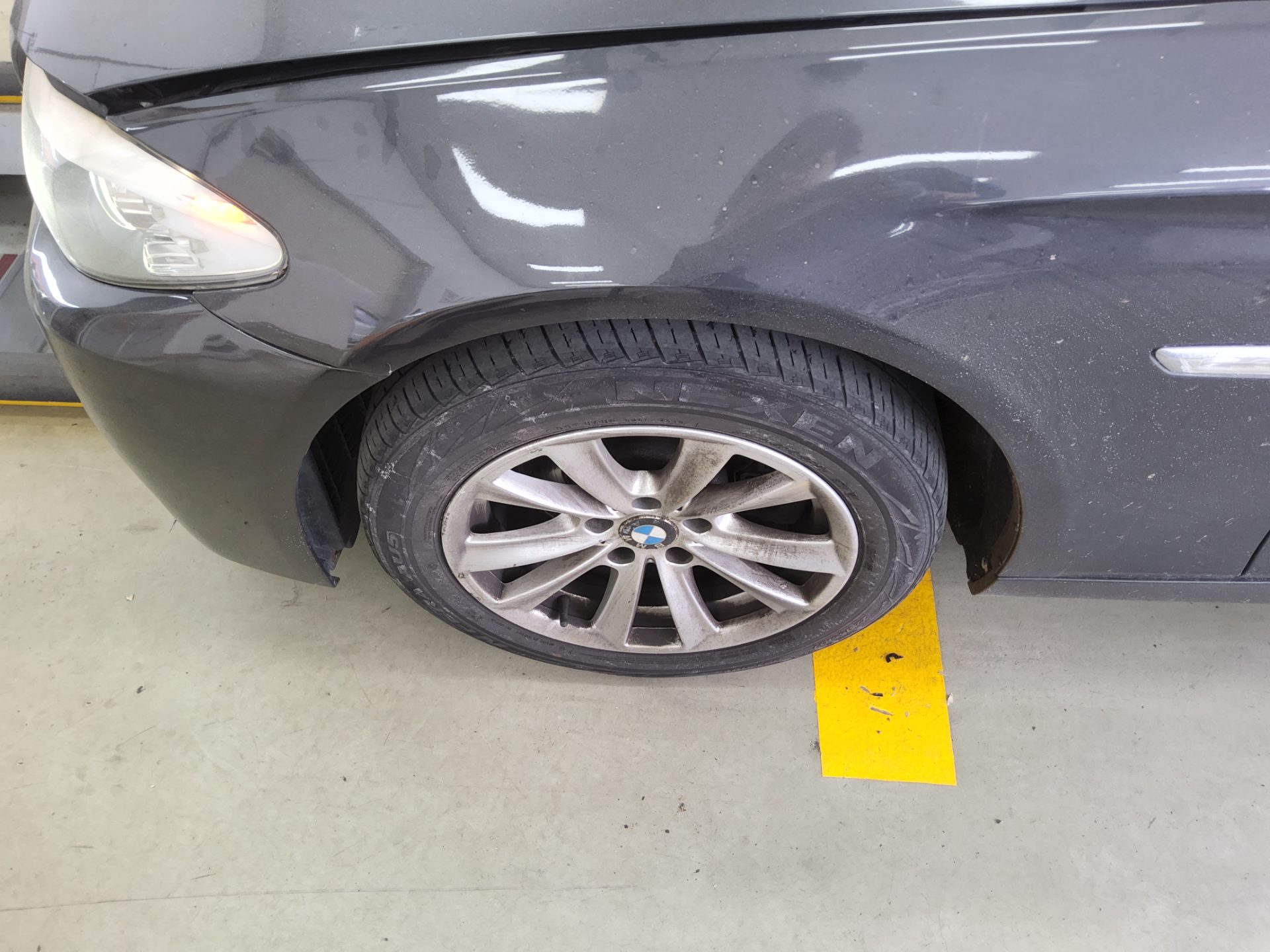 BMW 5 Series 2011 - Image 18