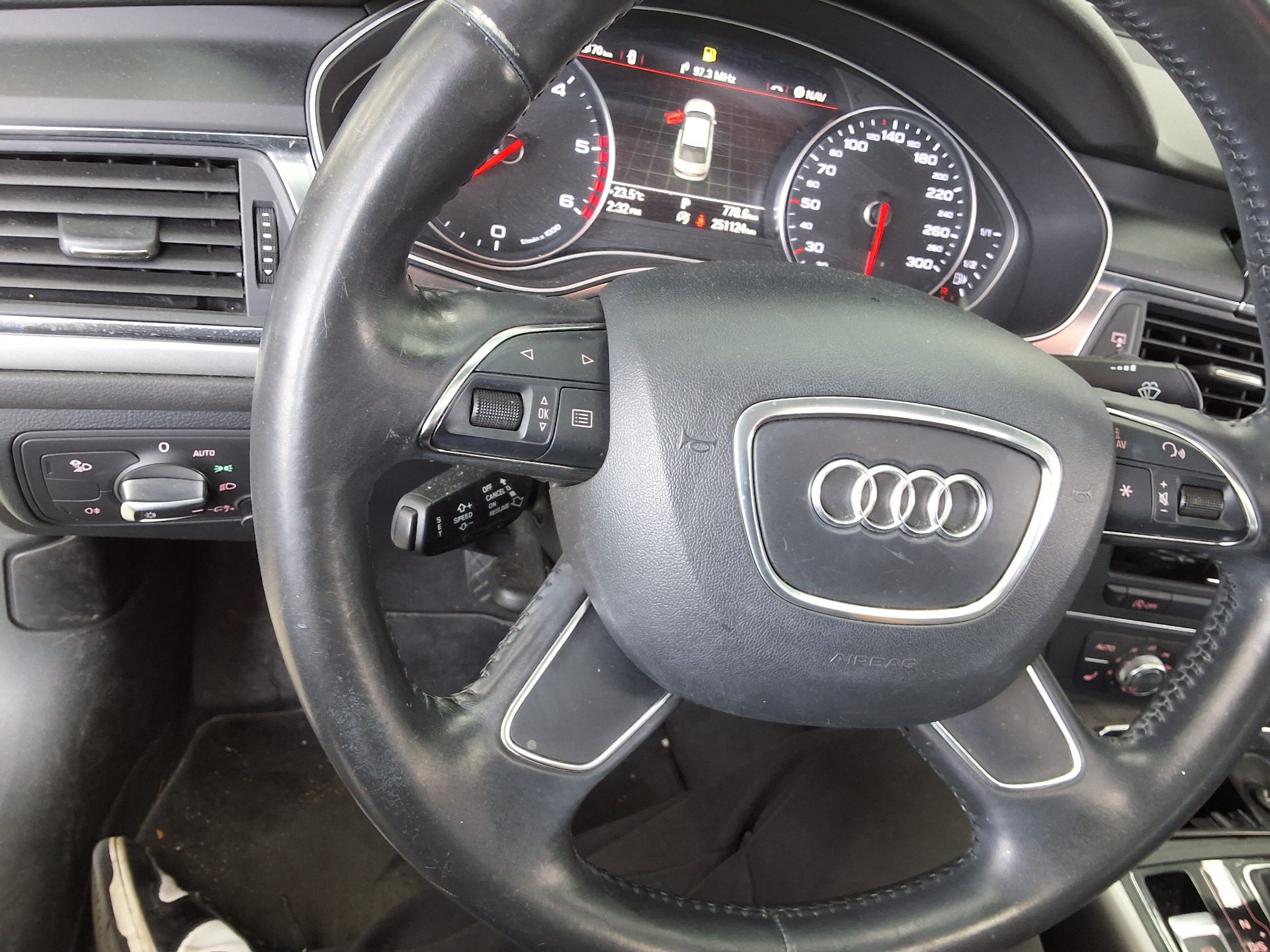 Audi A6 2013 - Image 21