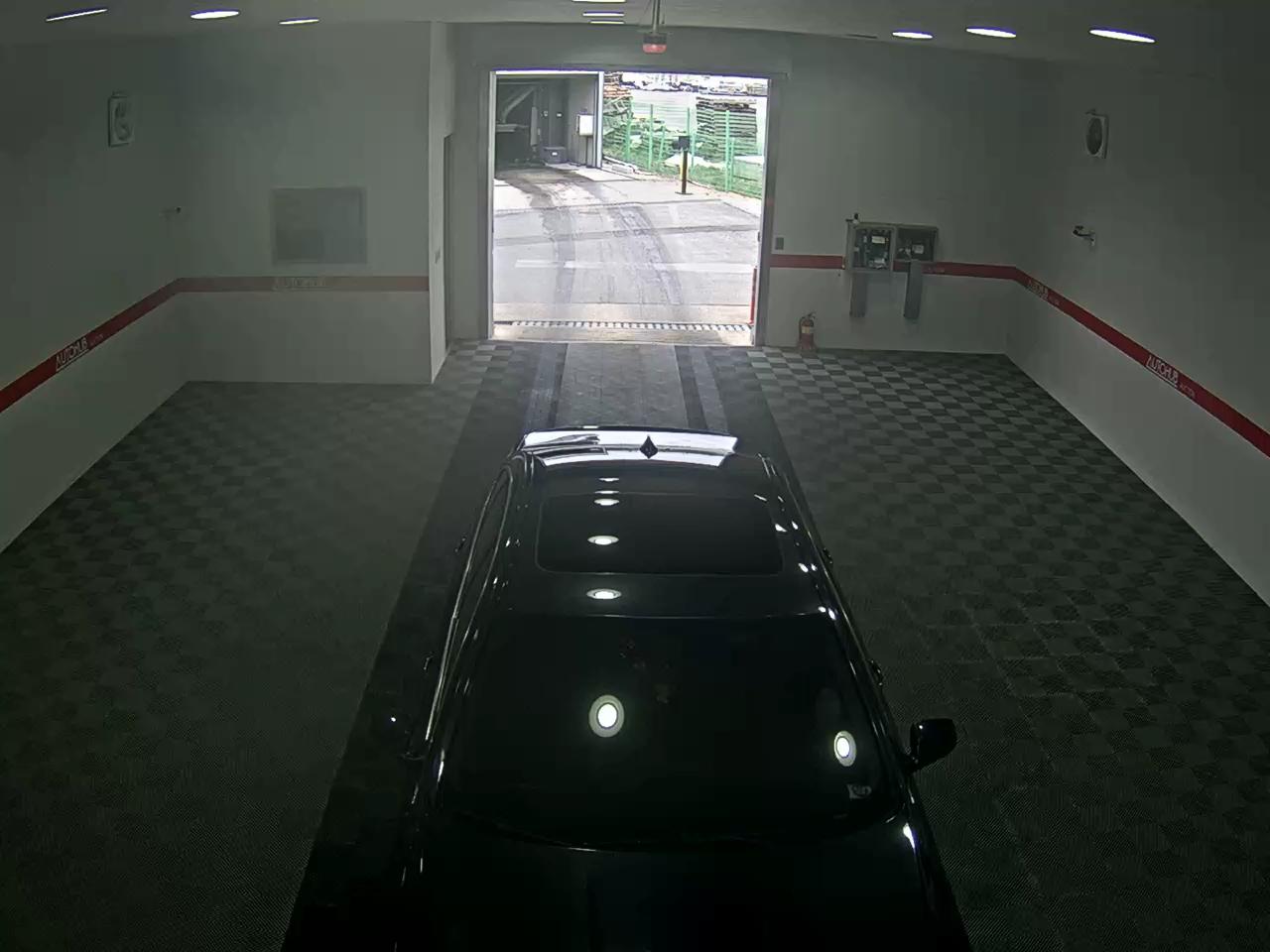 BMW 5 Series 2011 - Image 6