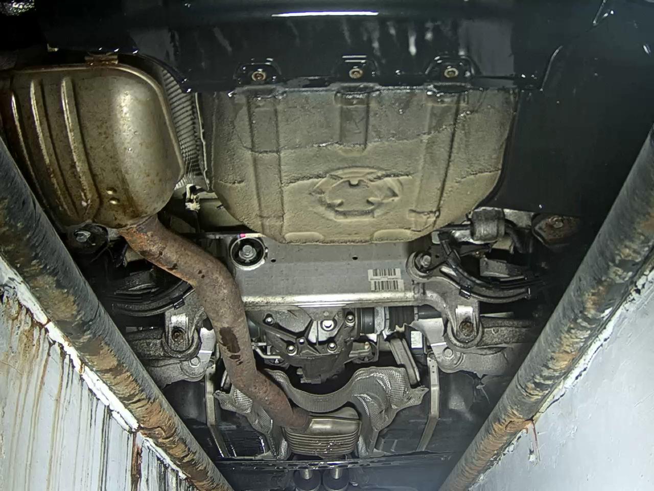 BMW 5 Series 2011 - Image 7