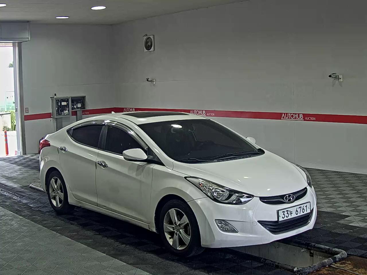 Hyundai Elantra 2014 - Image 2
