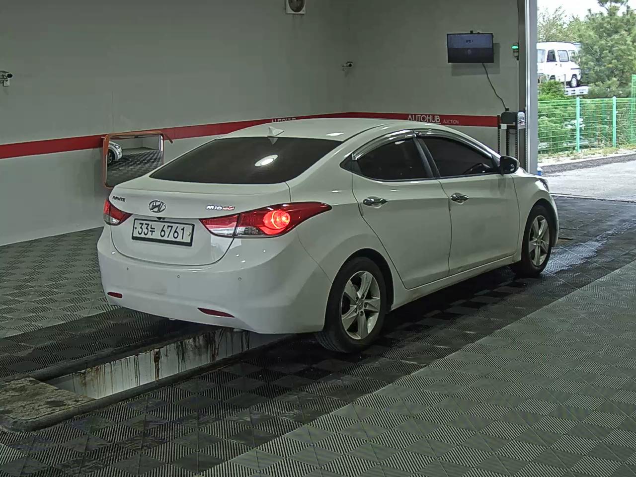 Hyundai Elantra 2014 - Image 4