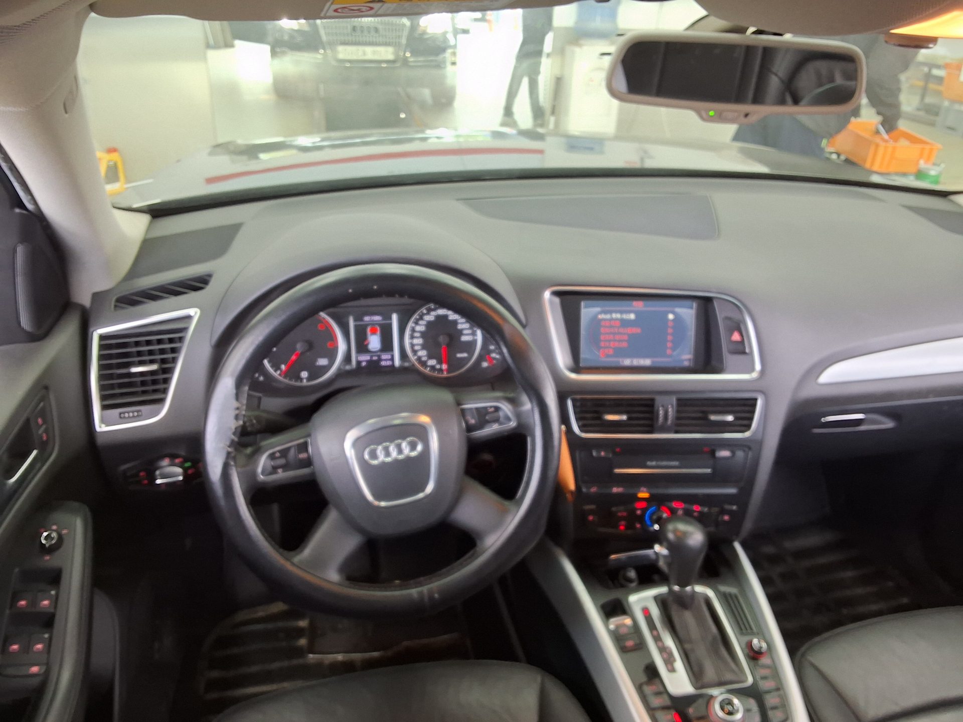 Audi Q5 2012 - Image 10