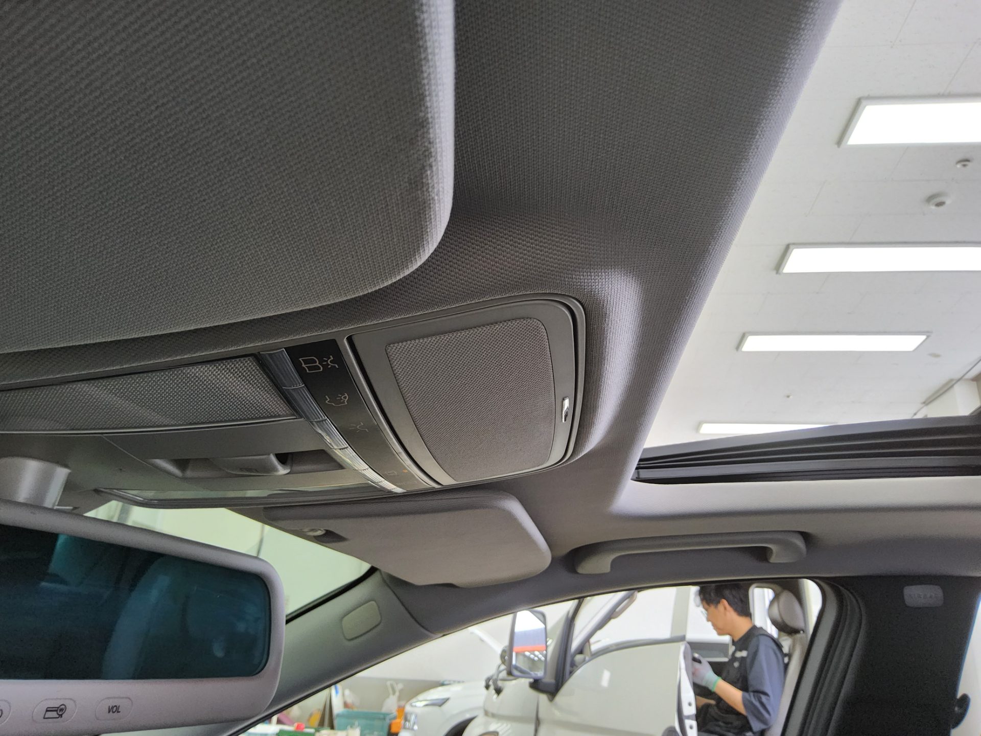 Mercedes-Benz S-Class 2011 - Image 17