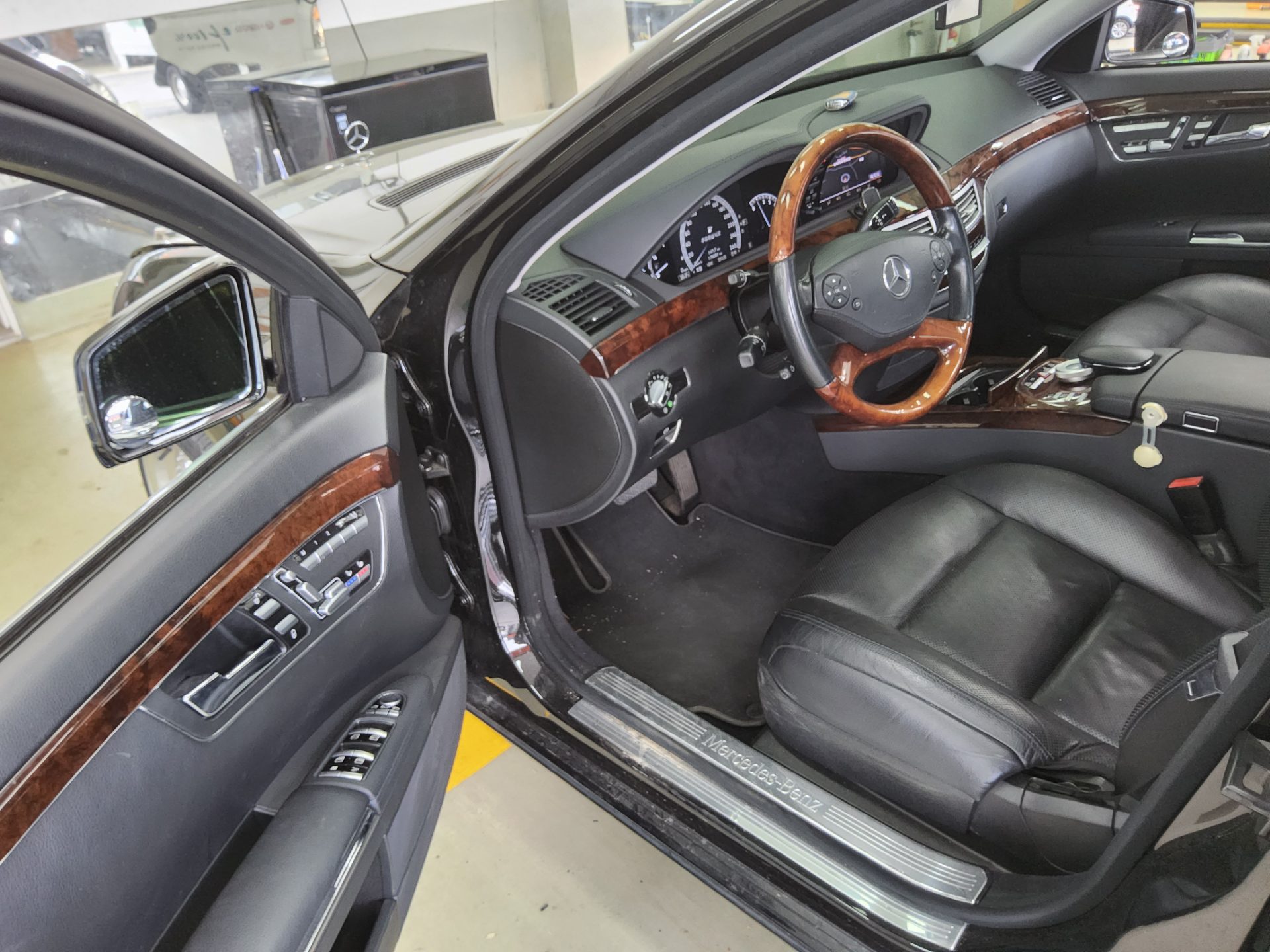 Mercedes-Benz S-Class 2011 - Image 9