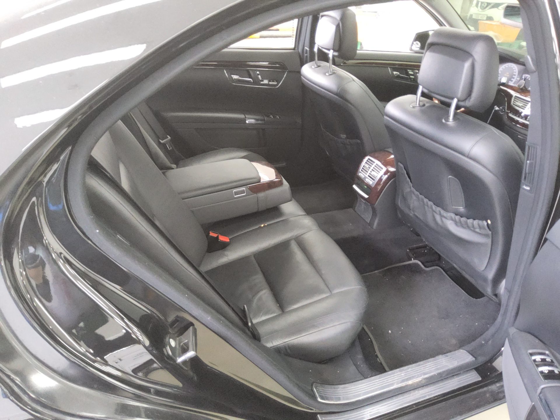 Mercedes-Benz S-Class 2011 - Image 12