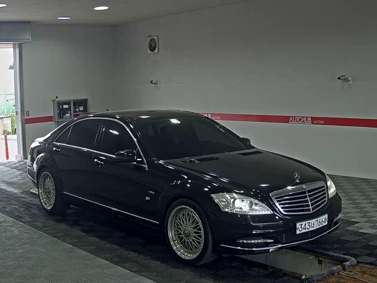 Mercedes-Benz S-Class 2011 - Image 2