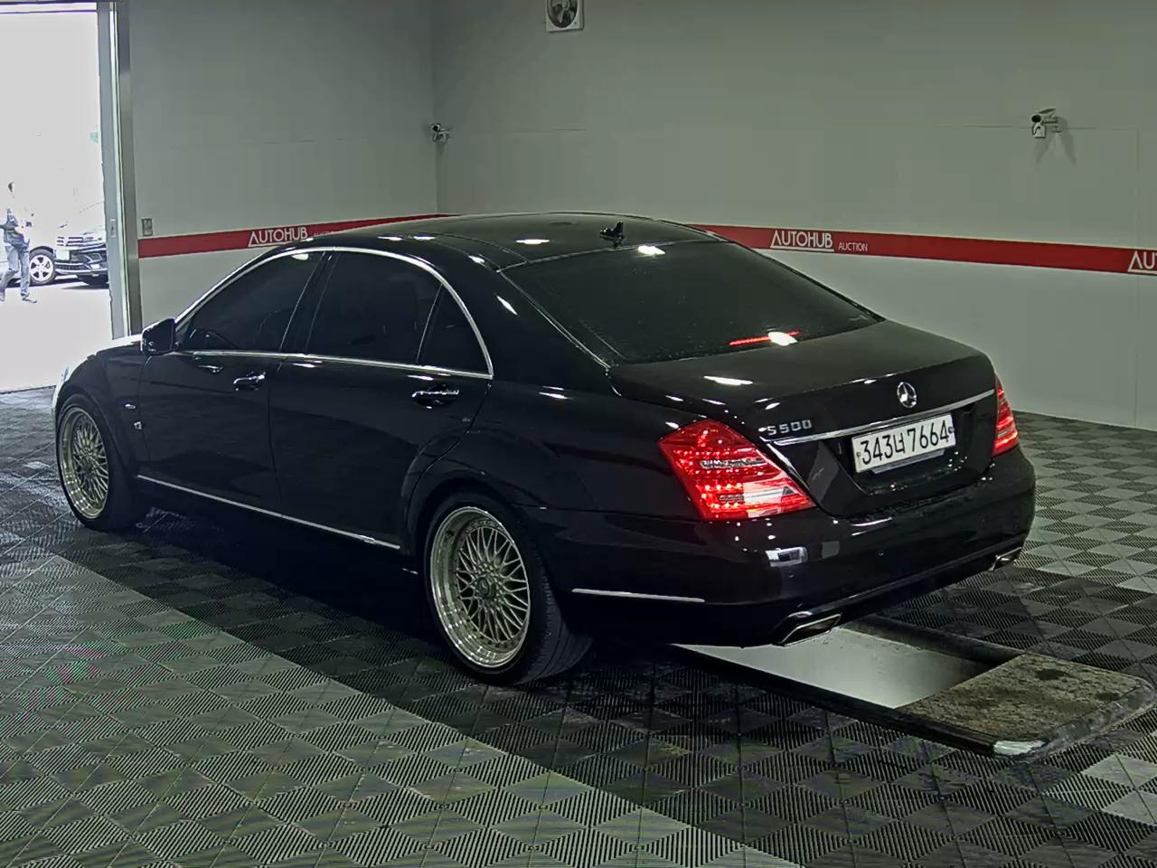 Mercedes-Benz S-Class 2011 - Image 5