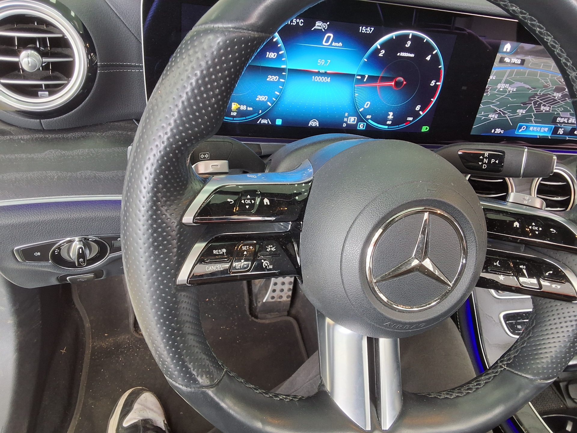 Mercedes-Benz E-Class 2021 - Image 21