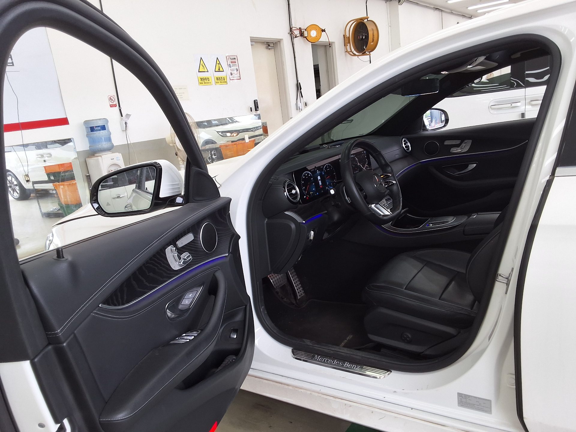 Mercedes-Benz E-Class 2021 - Image 9