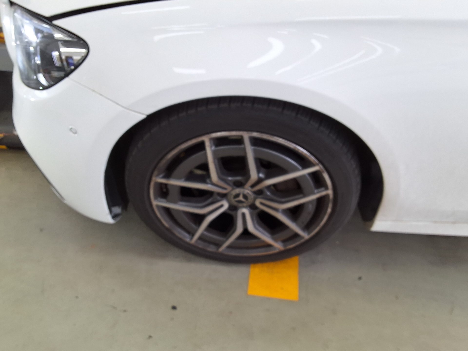 Mercedes-Benz E-Class 2021 - Image 17