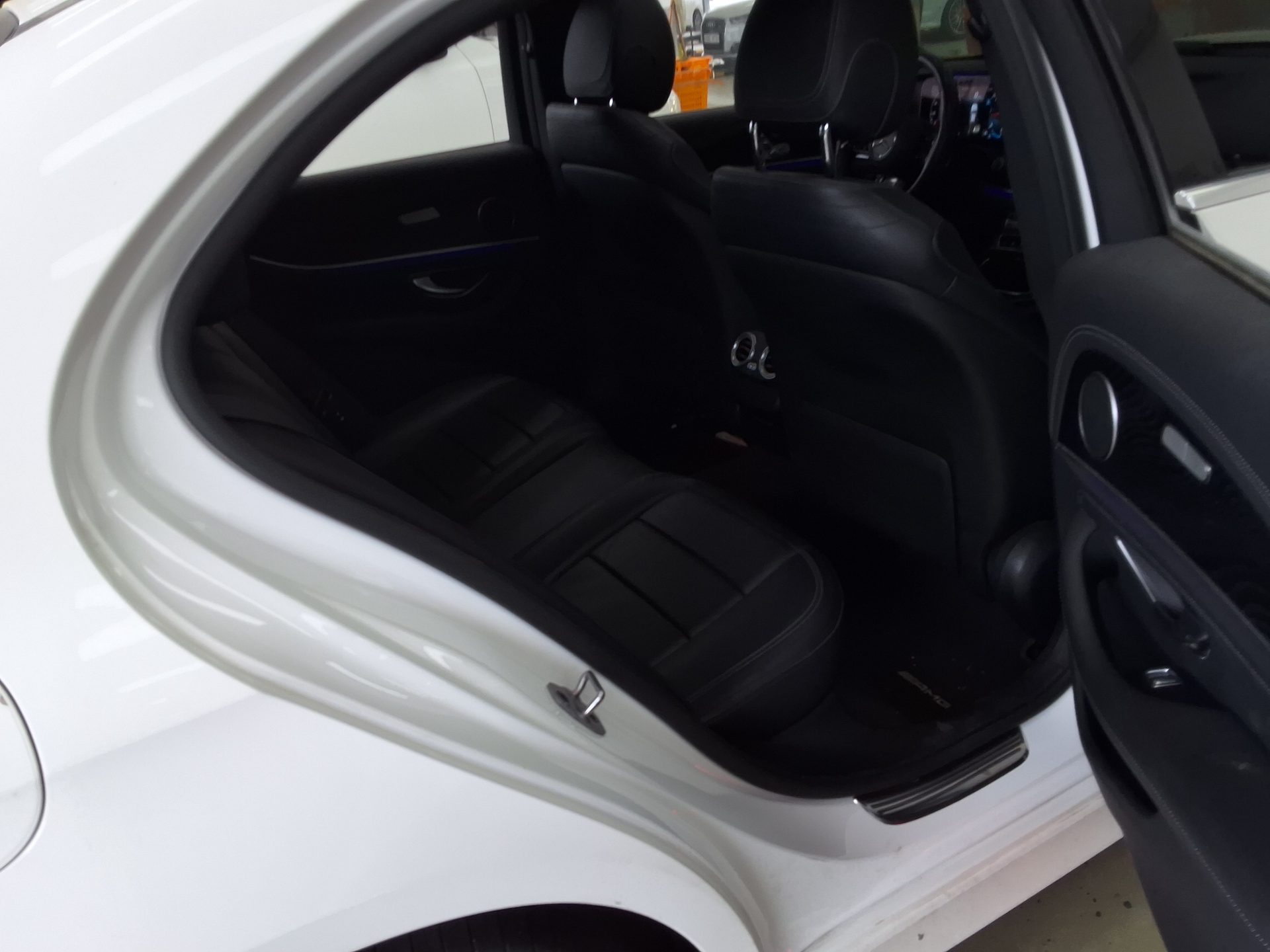 Mercedes-Benz E-Class 2021 - Image 12