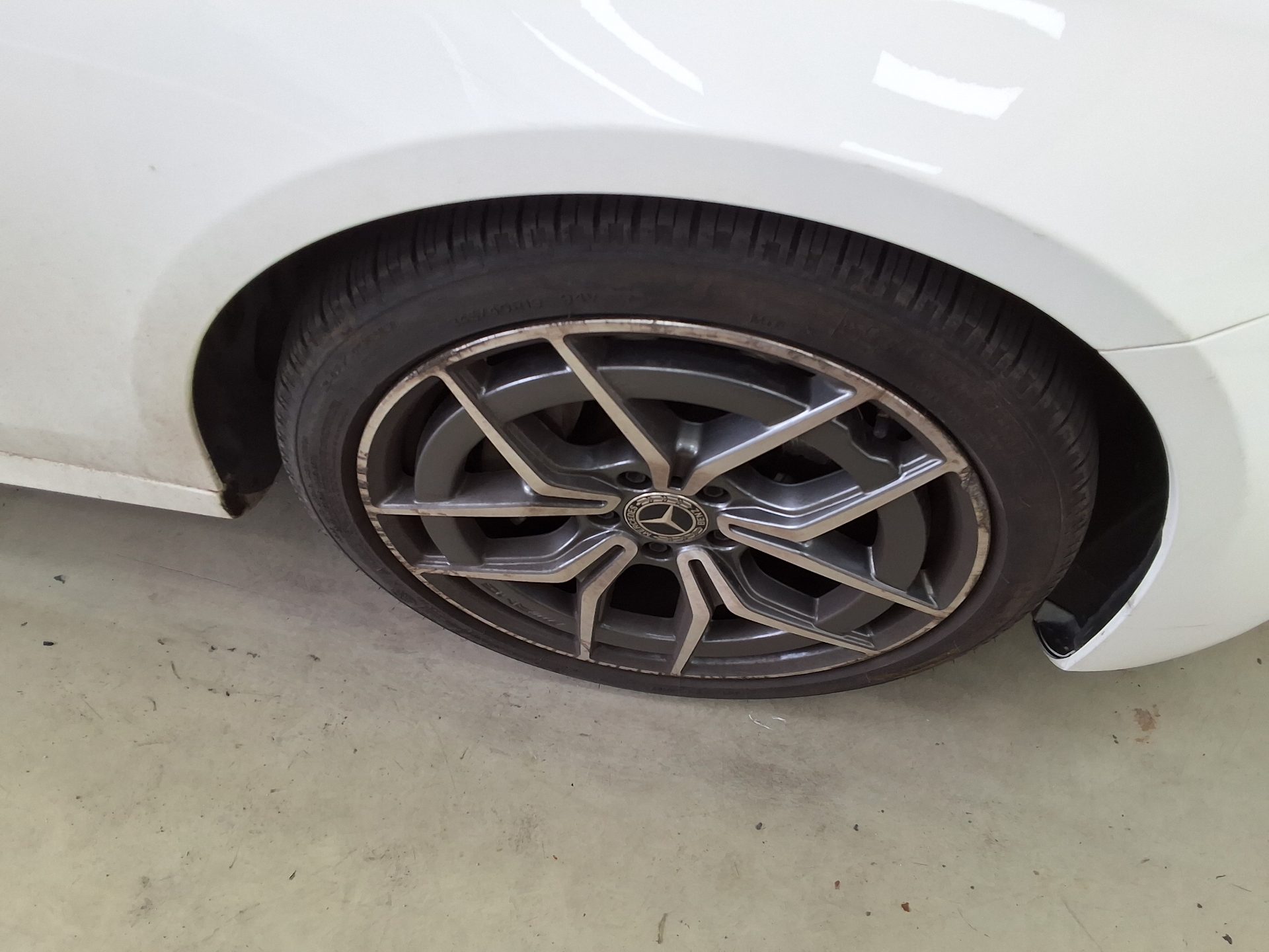 Mercedes-Benz E-Class 2021 - Image 19