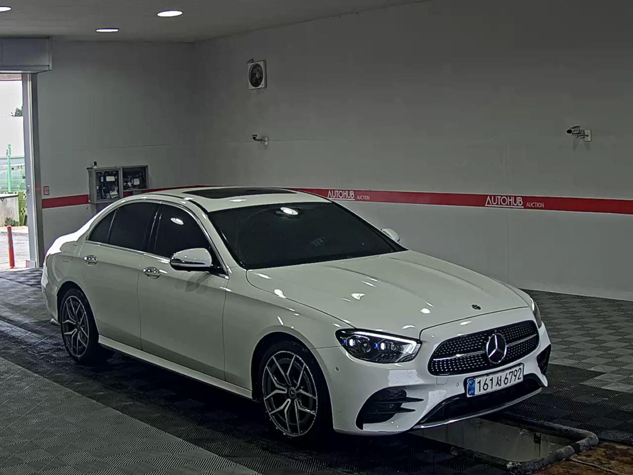 Mercedes-Benz E-Class 2021 - Image 2