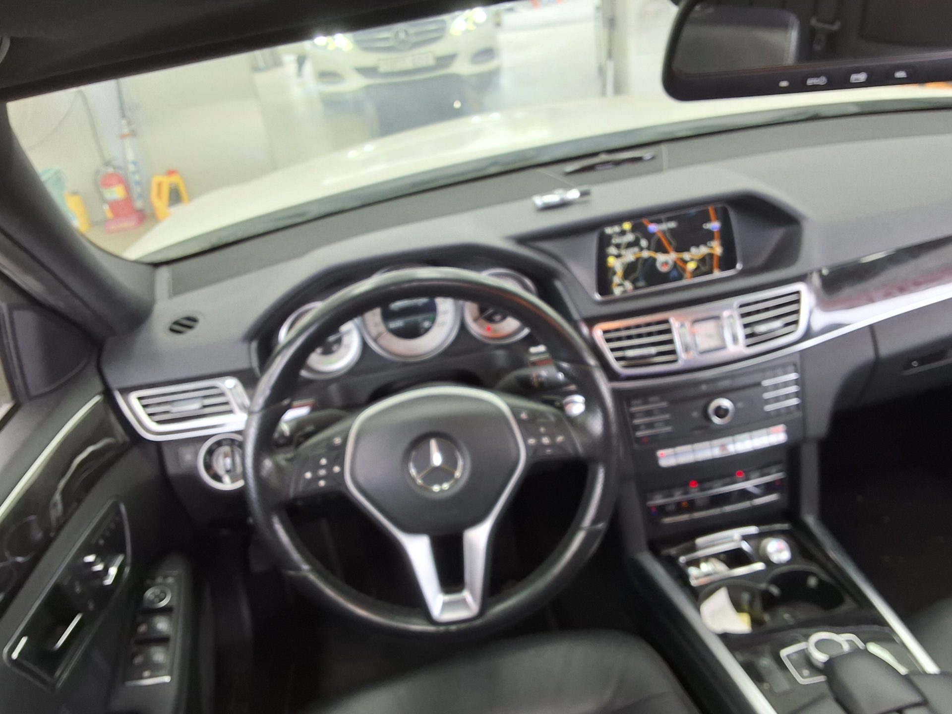 Mercedes-Benz E-Class 2016 - Image 10