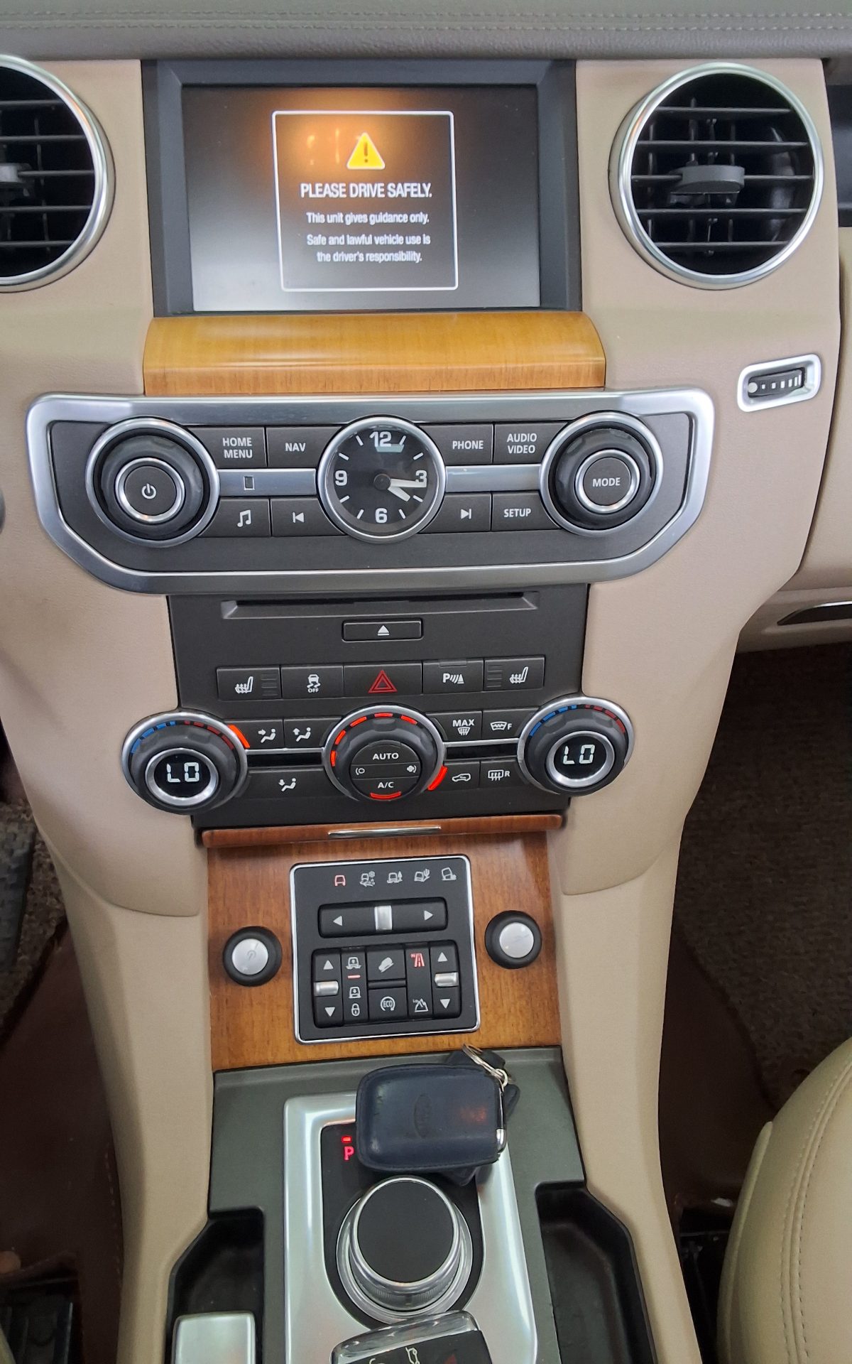 Land Rover Discovery 2015 - Image 16