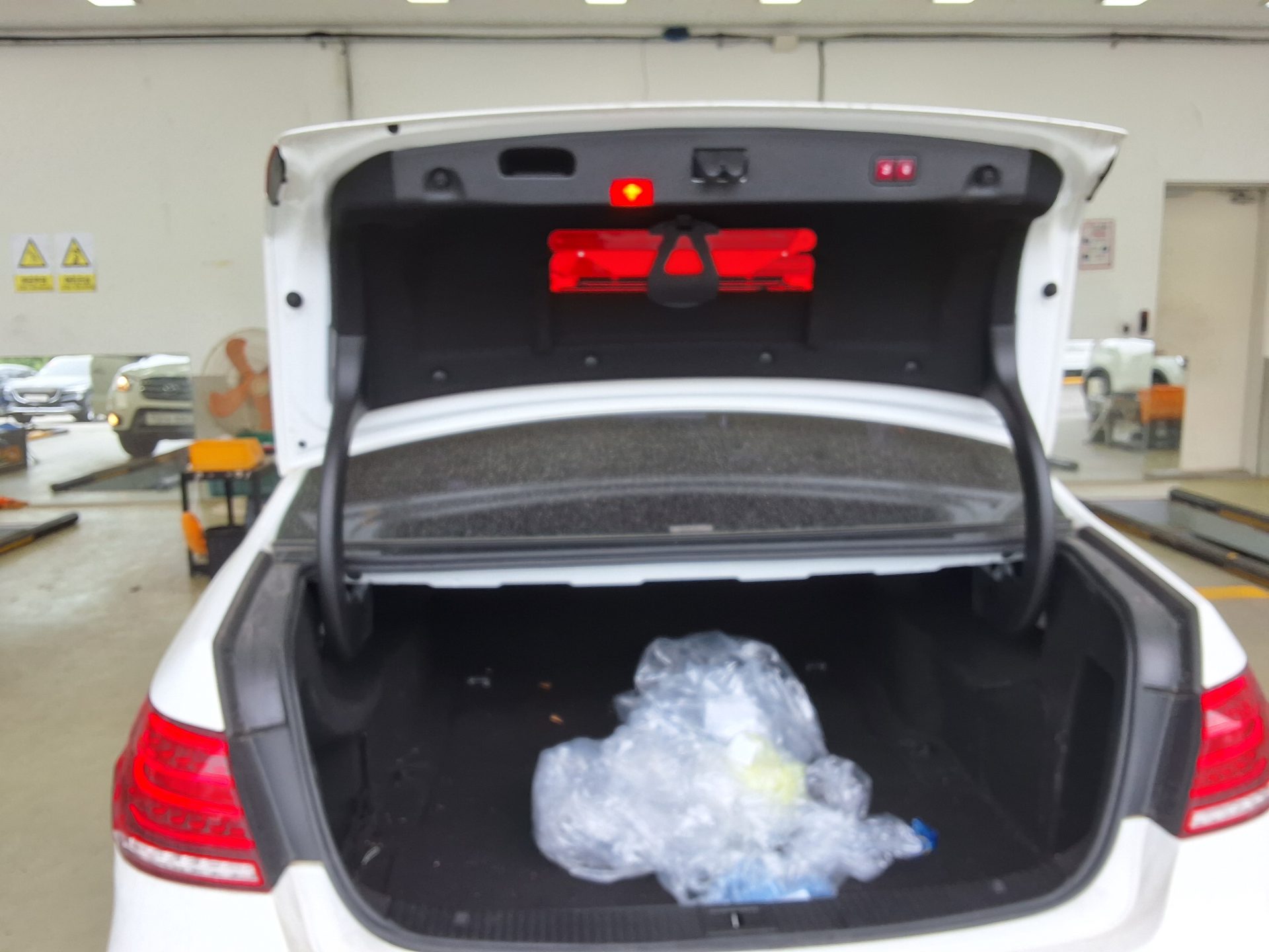 Mercedes-Benz E-Class 2016 - Image 14