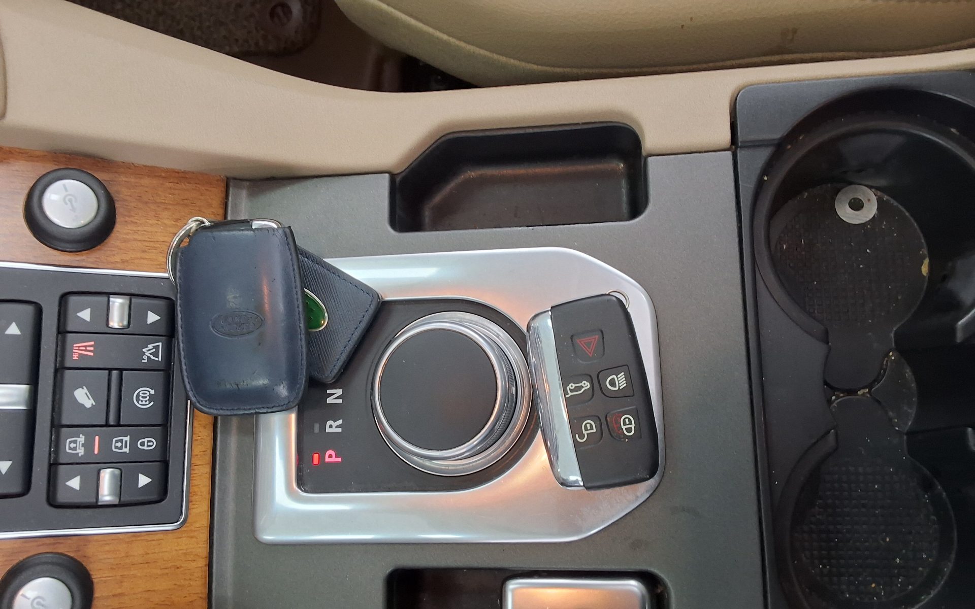 Land Rover Discovery 2015 - Image 18