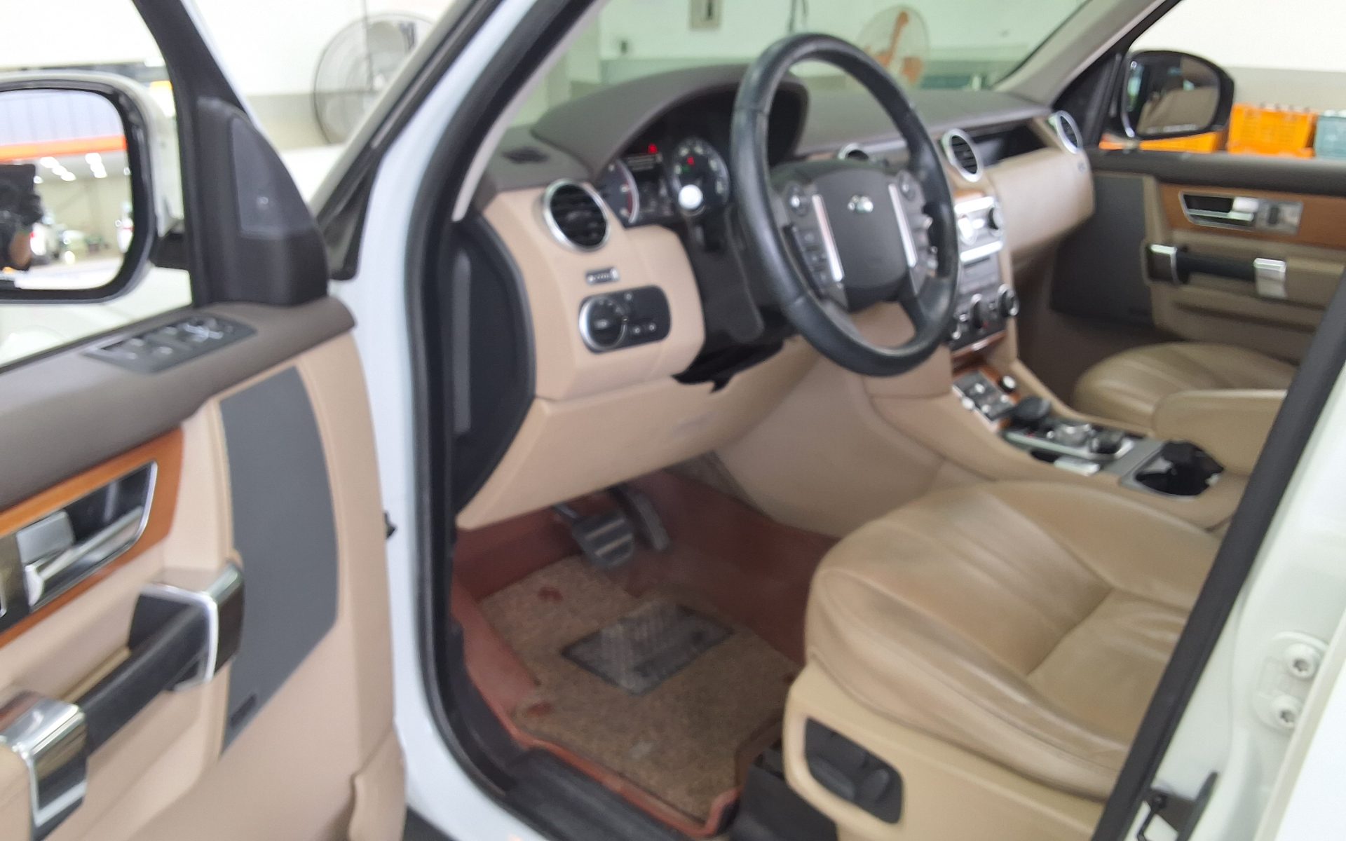Land Rover Discovery 2015 - Image 9