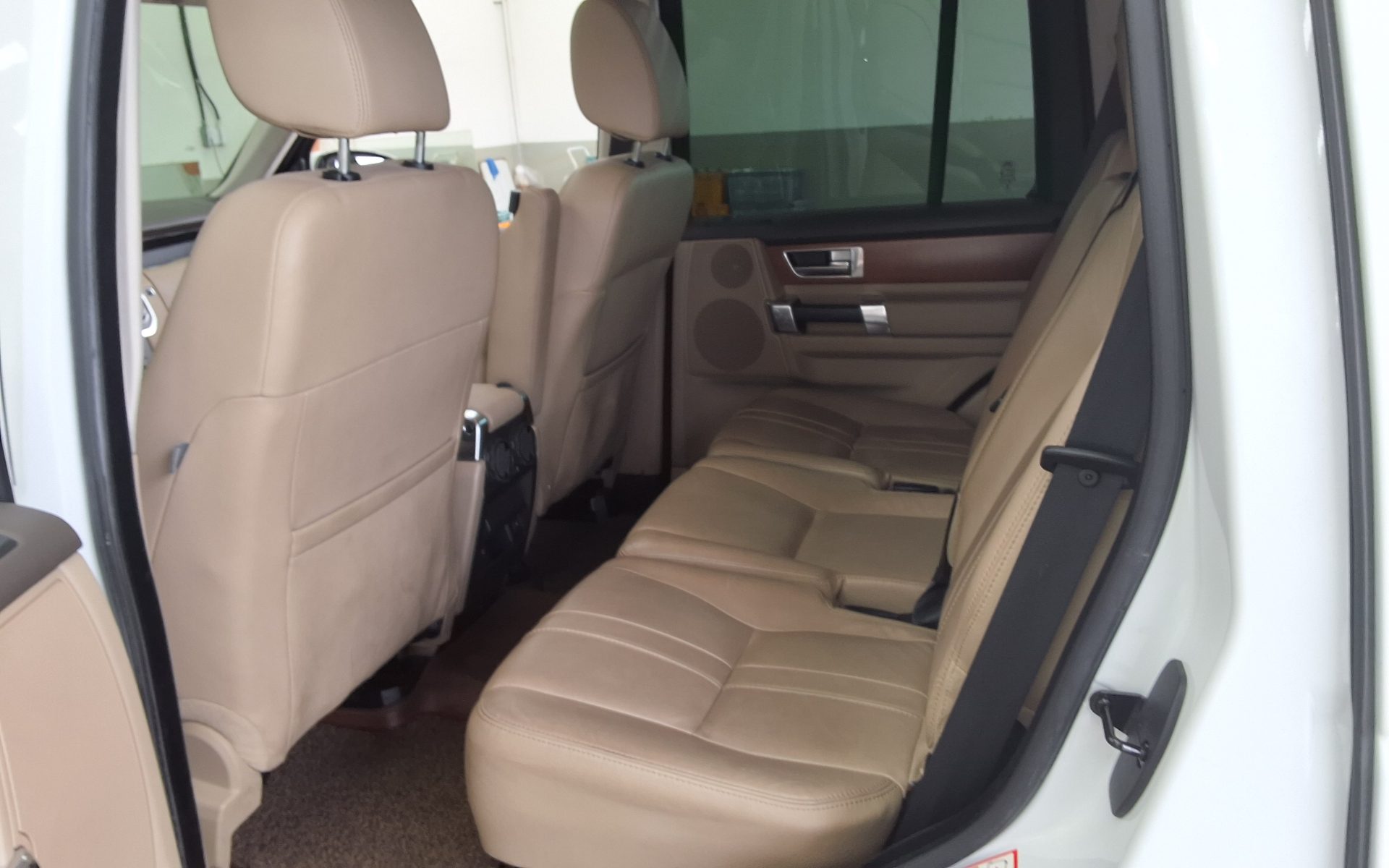 Land Rover Discovery 2015 - Image 11