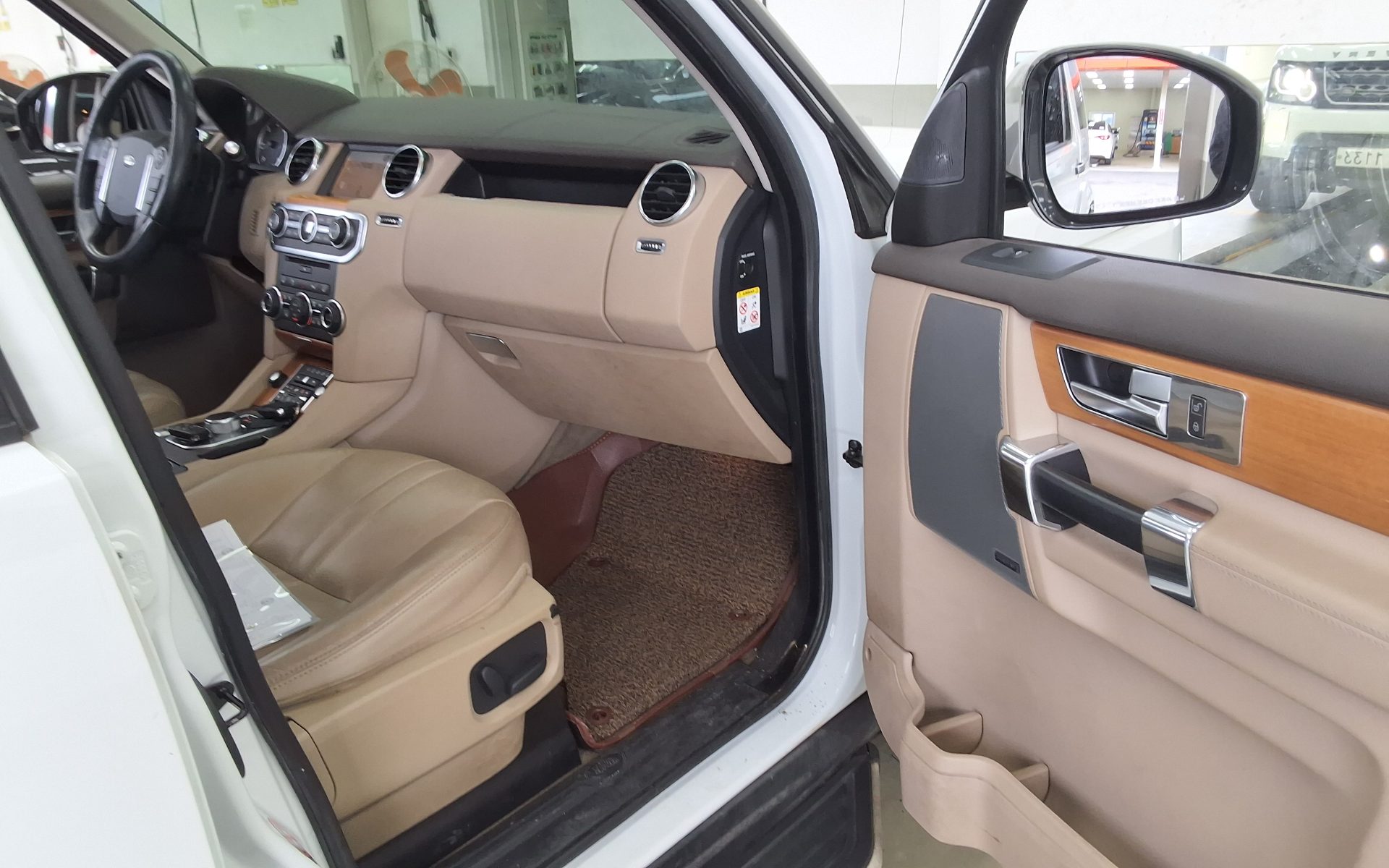 Land Rover Discovery 2015 - Image 13