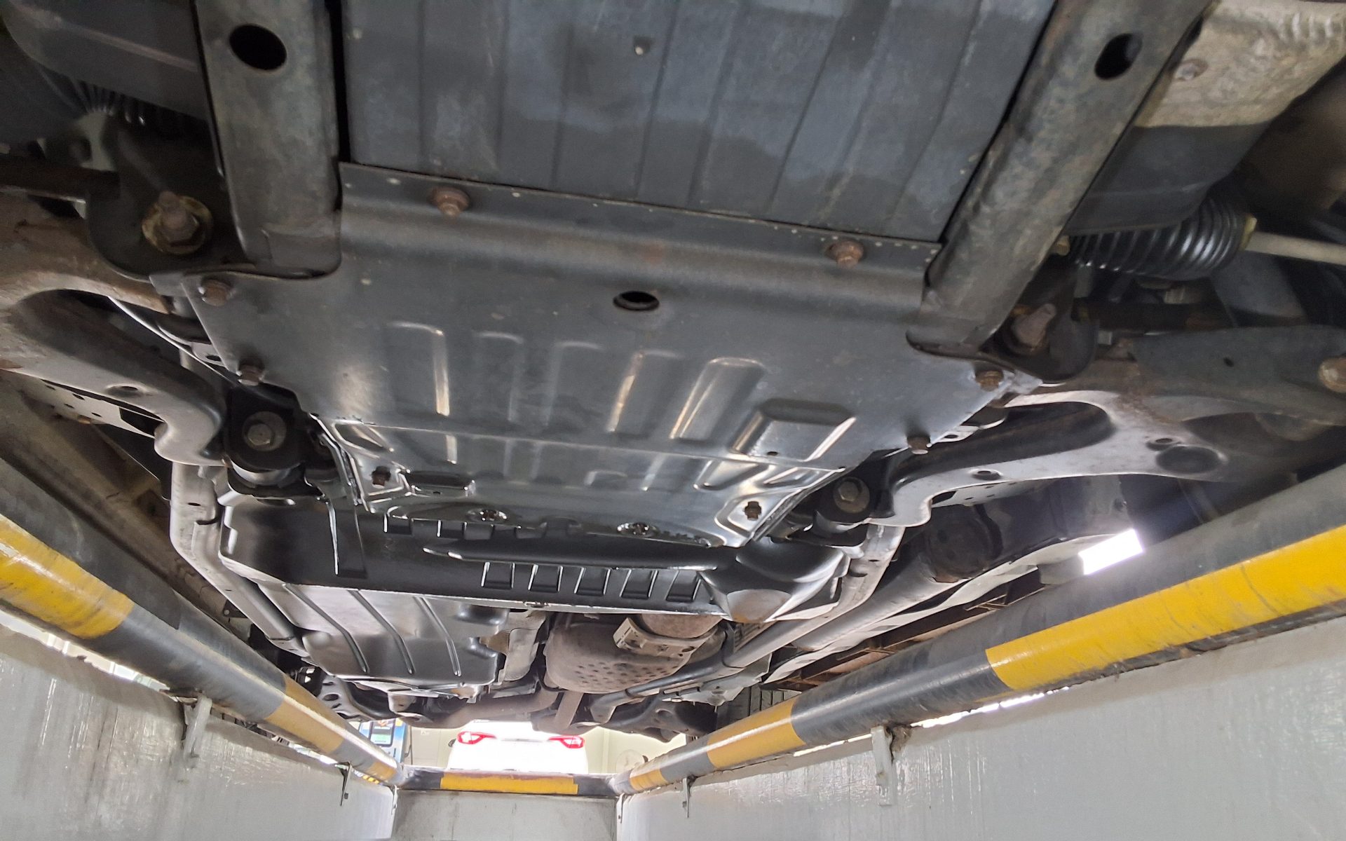 Land Rover Discovery 2015 - Image 21