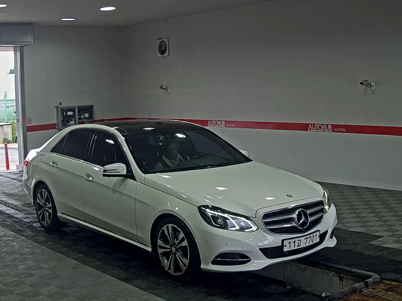 Mercedes-Benz E-Class 2016 - Image 2