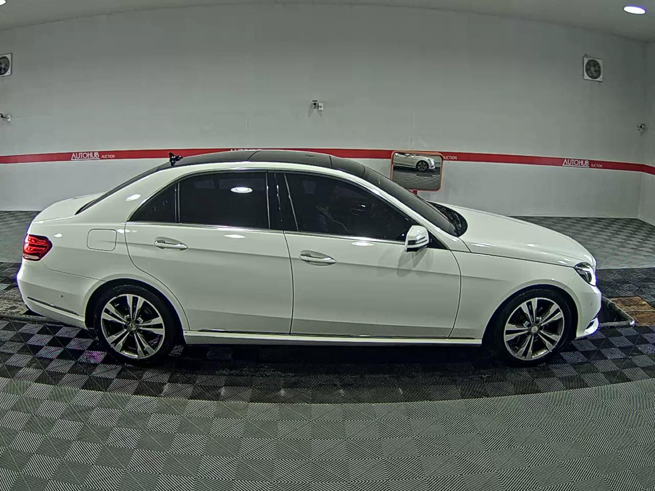 Mercedes-Benz E-Class 2016 - Image 3