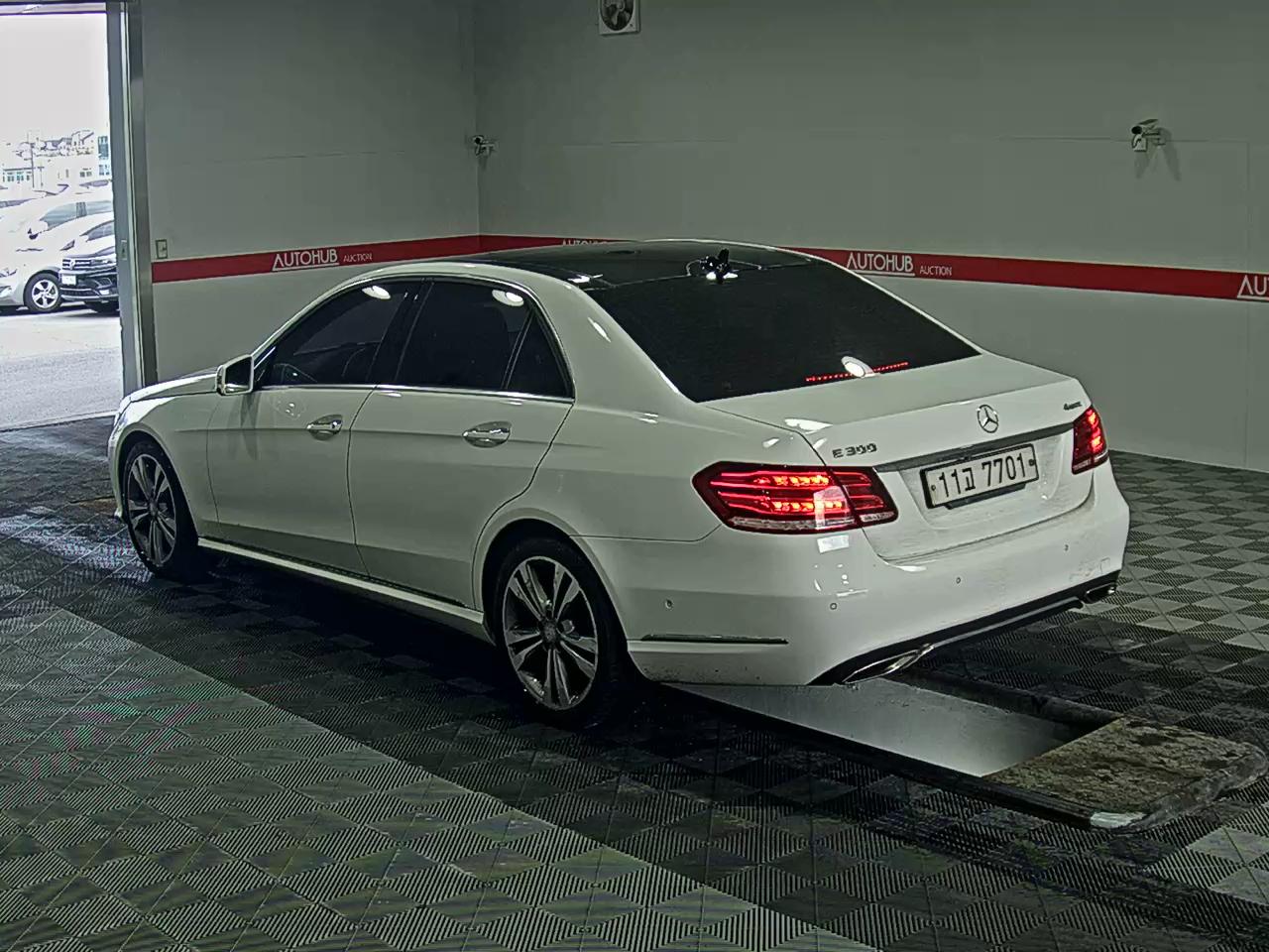 Mercedes-Benz E-Class 2016 - Image 5