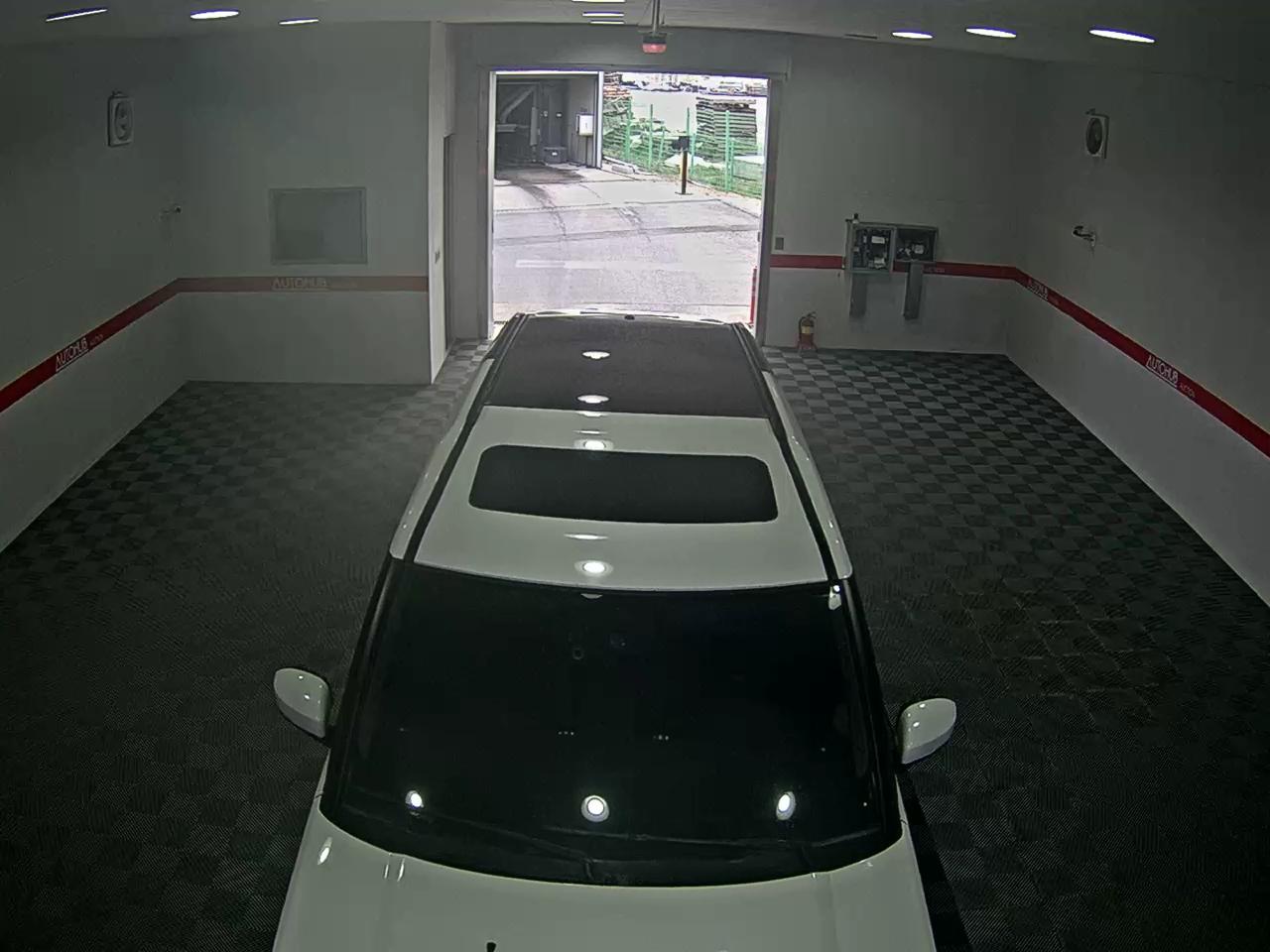 Land Rover Discovery 2015 - Image 6