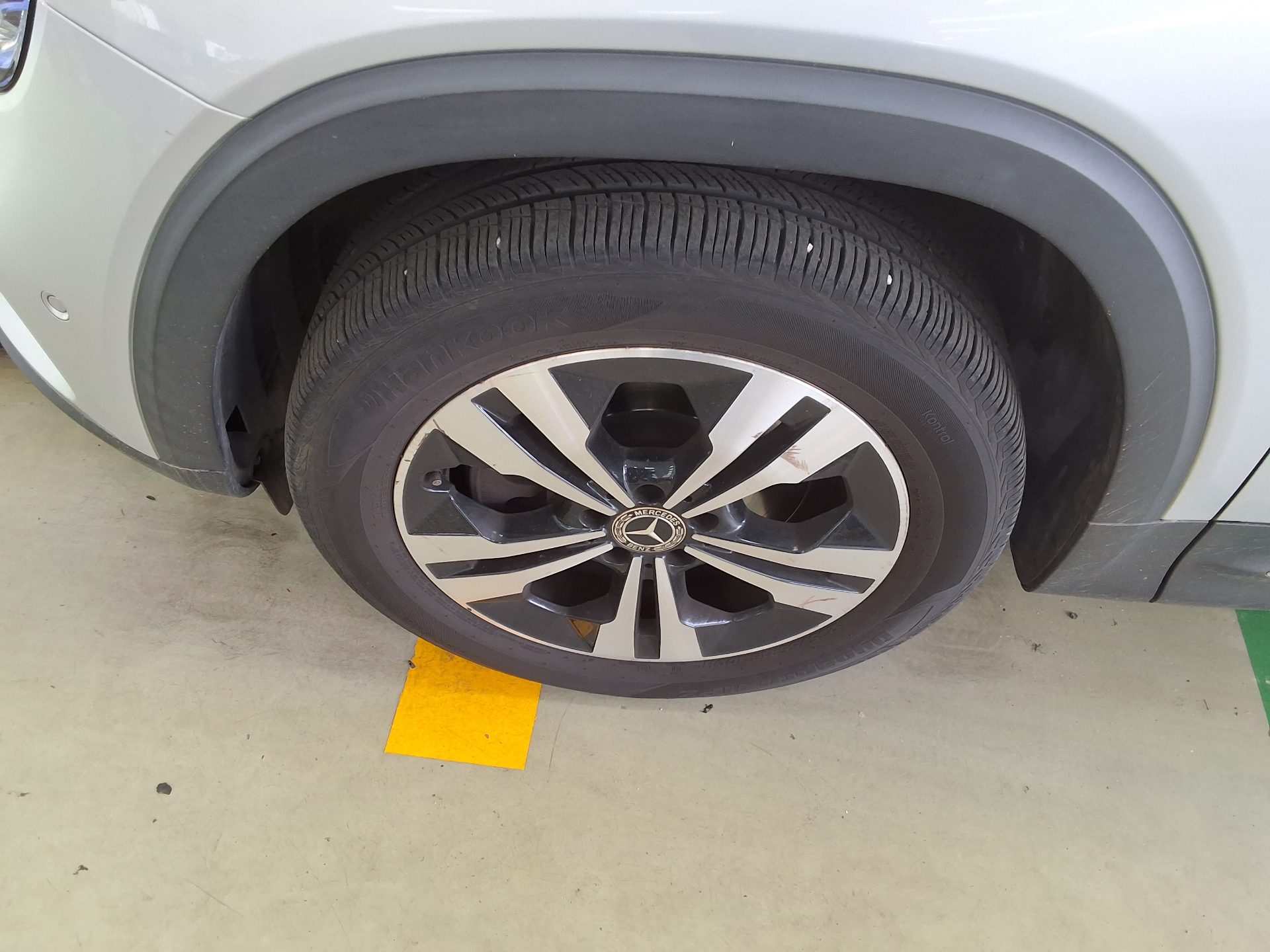 Mercedes-Benz GLB-Class 2021 - Image 17