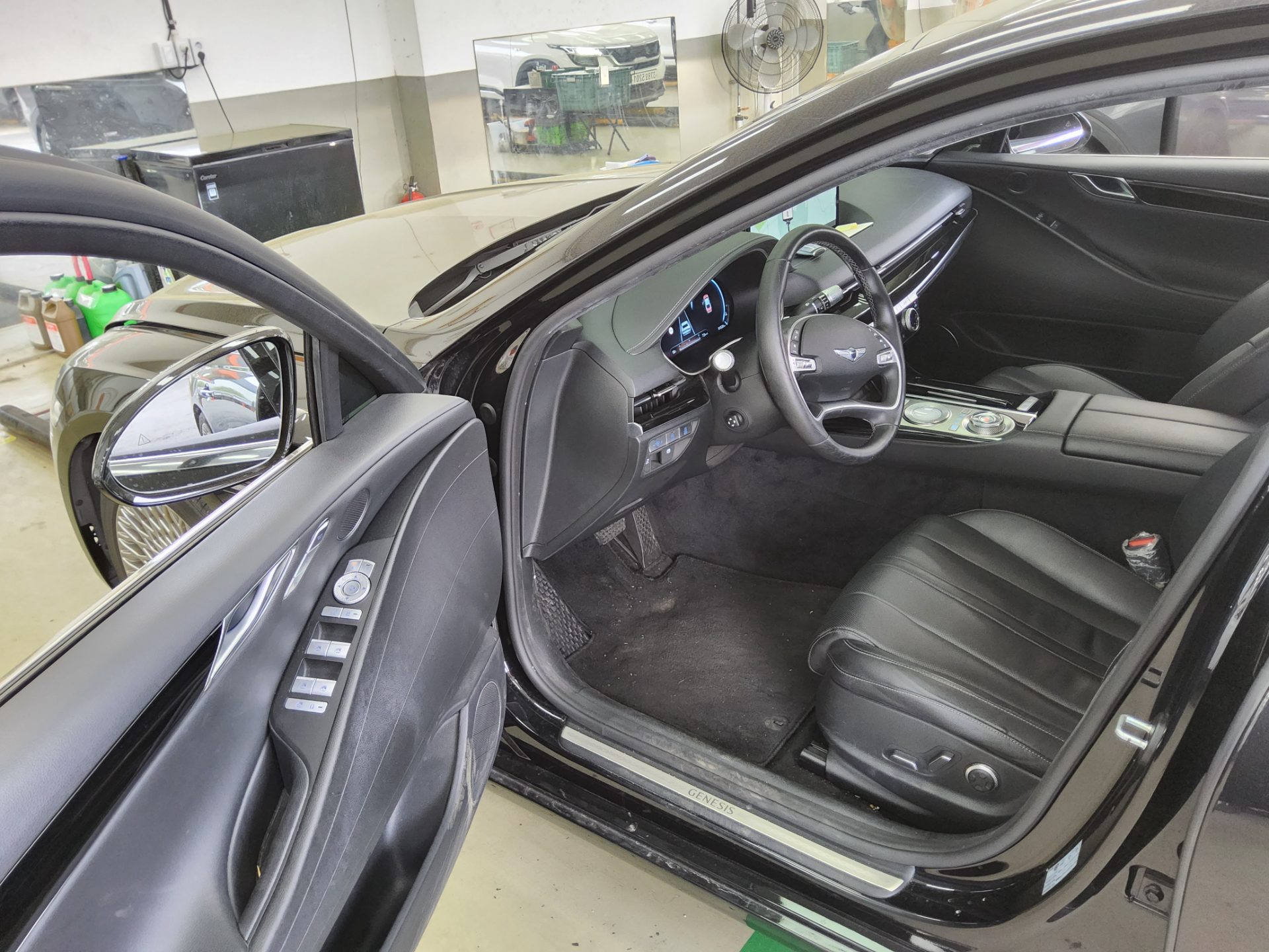 Hyundai Genesis 2022 - Image 9