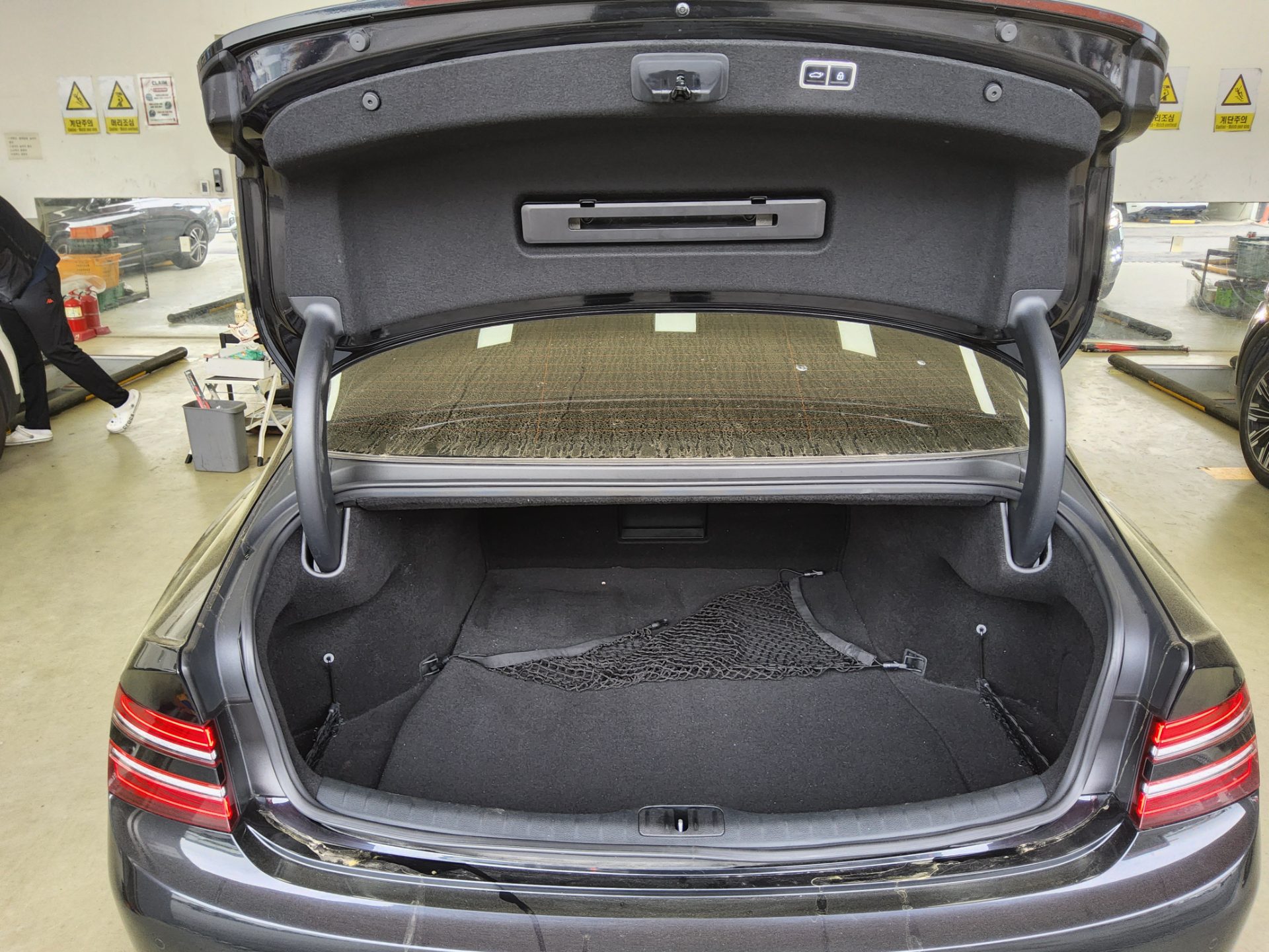 Hyundai Genesis 2022 - Image 14