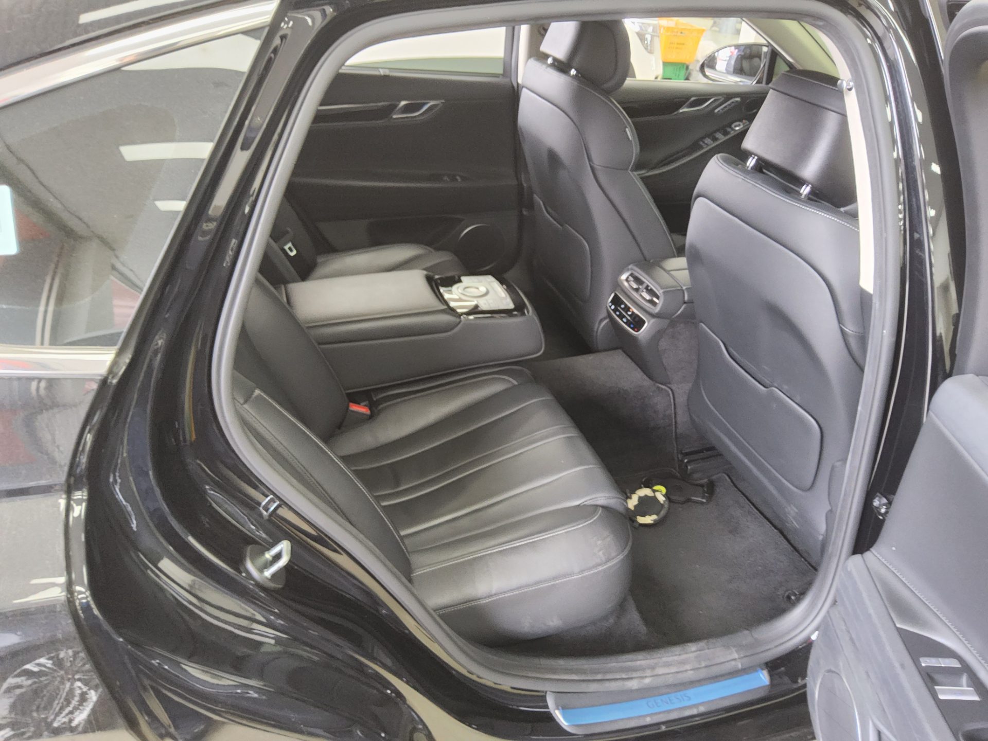 Hyundai Genesis 2022 - Image 12
