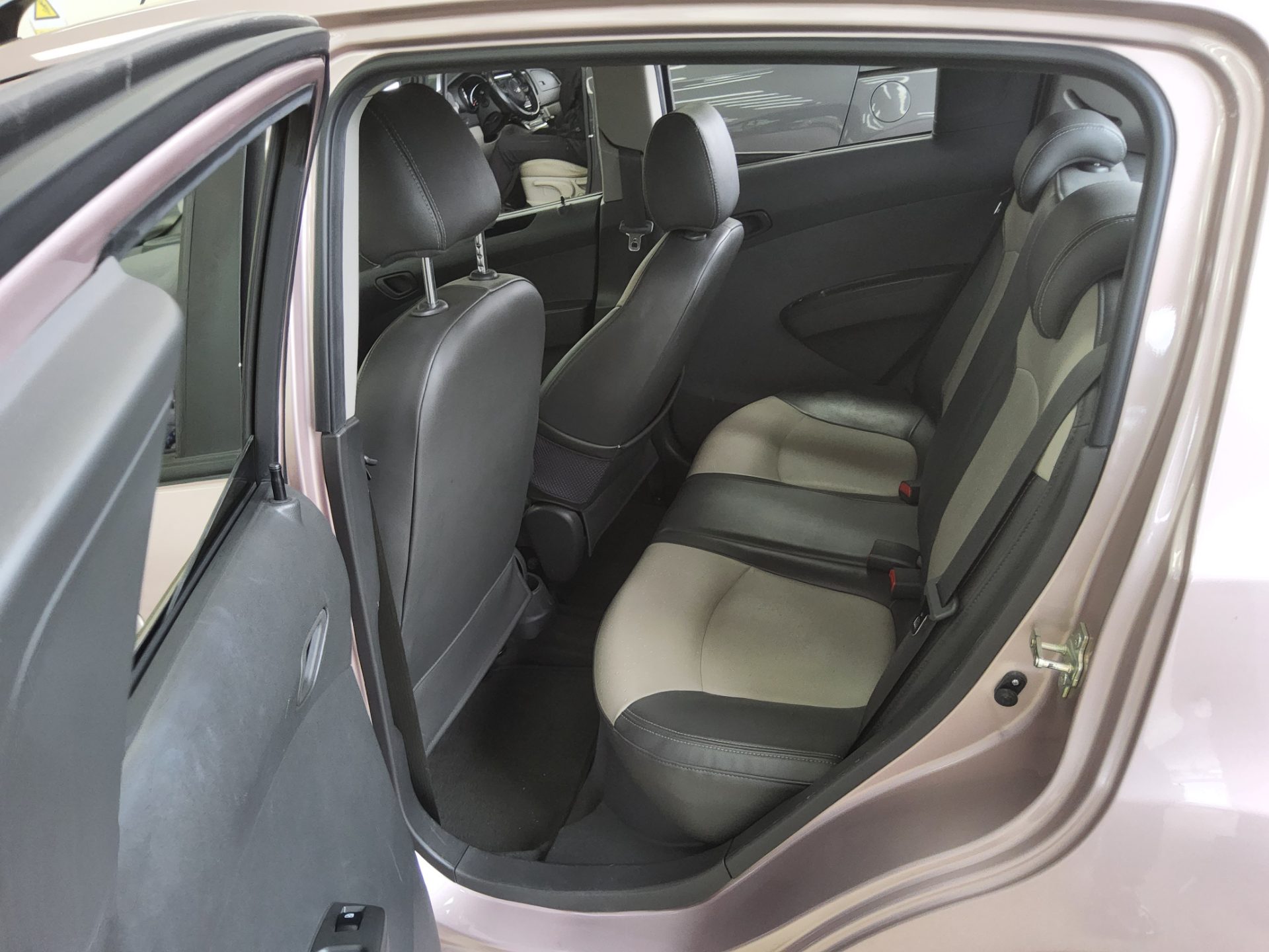 Chevrolet Spark 2012 - Image 11