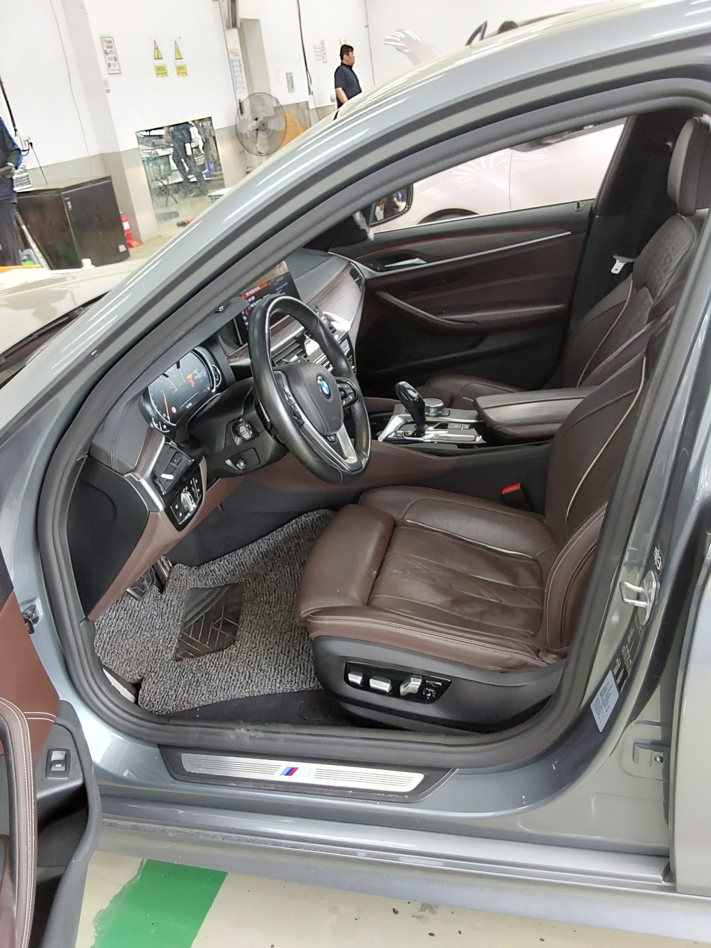 BMW 5 Series 2018 - Image 9
