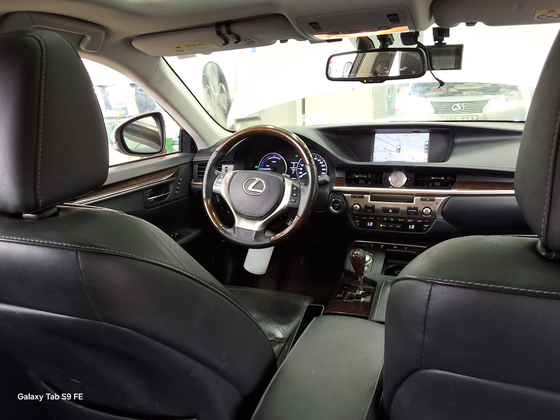 LEXUS ES - 10