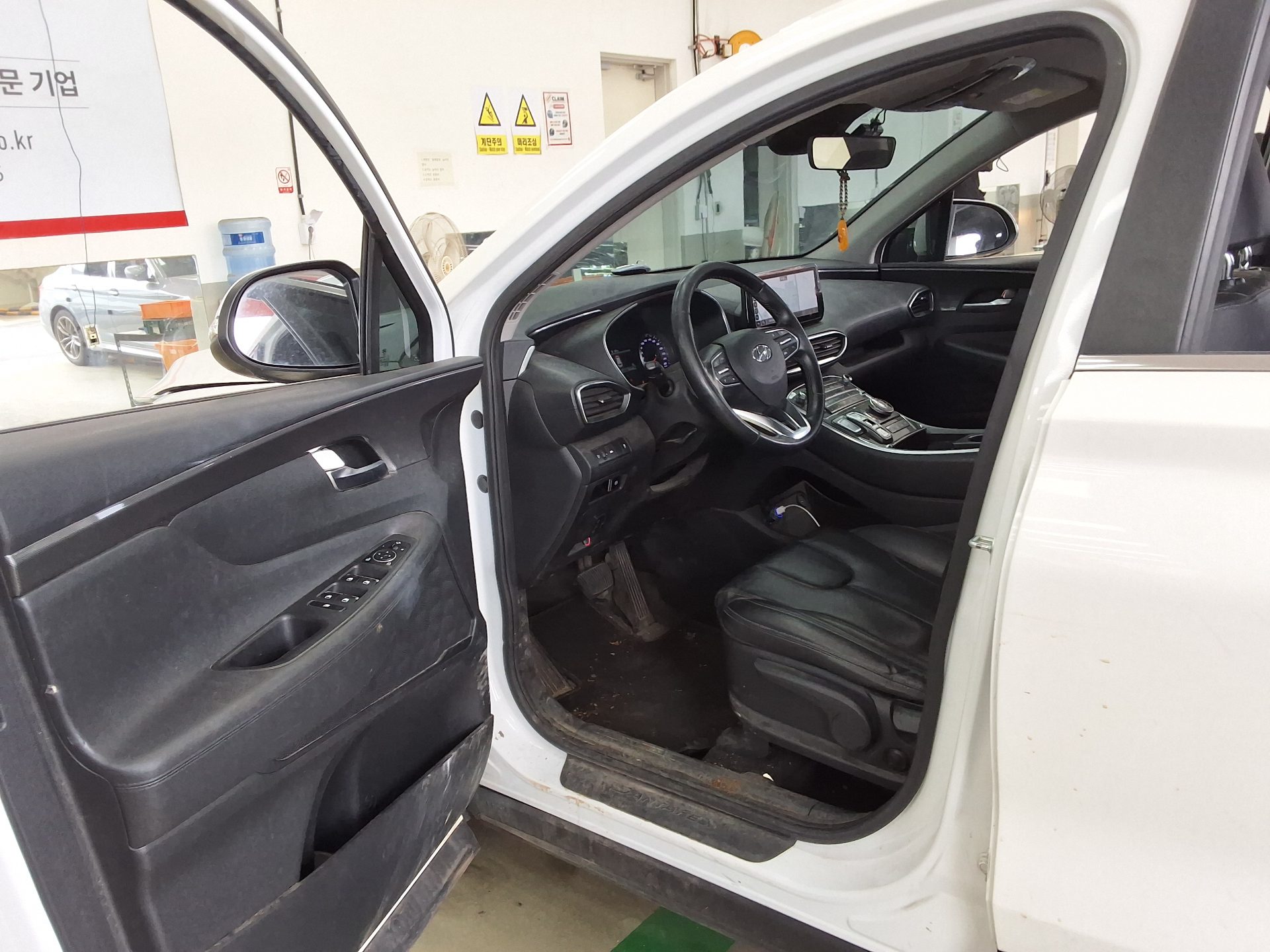 Hyundai Santa Fe 2021 - Image 9