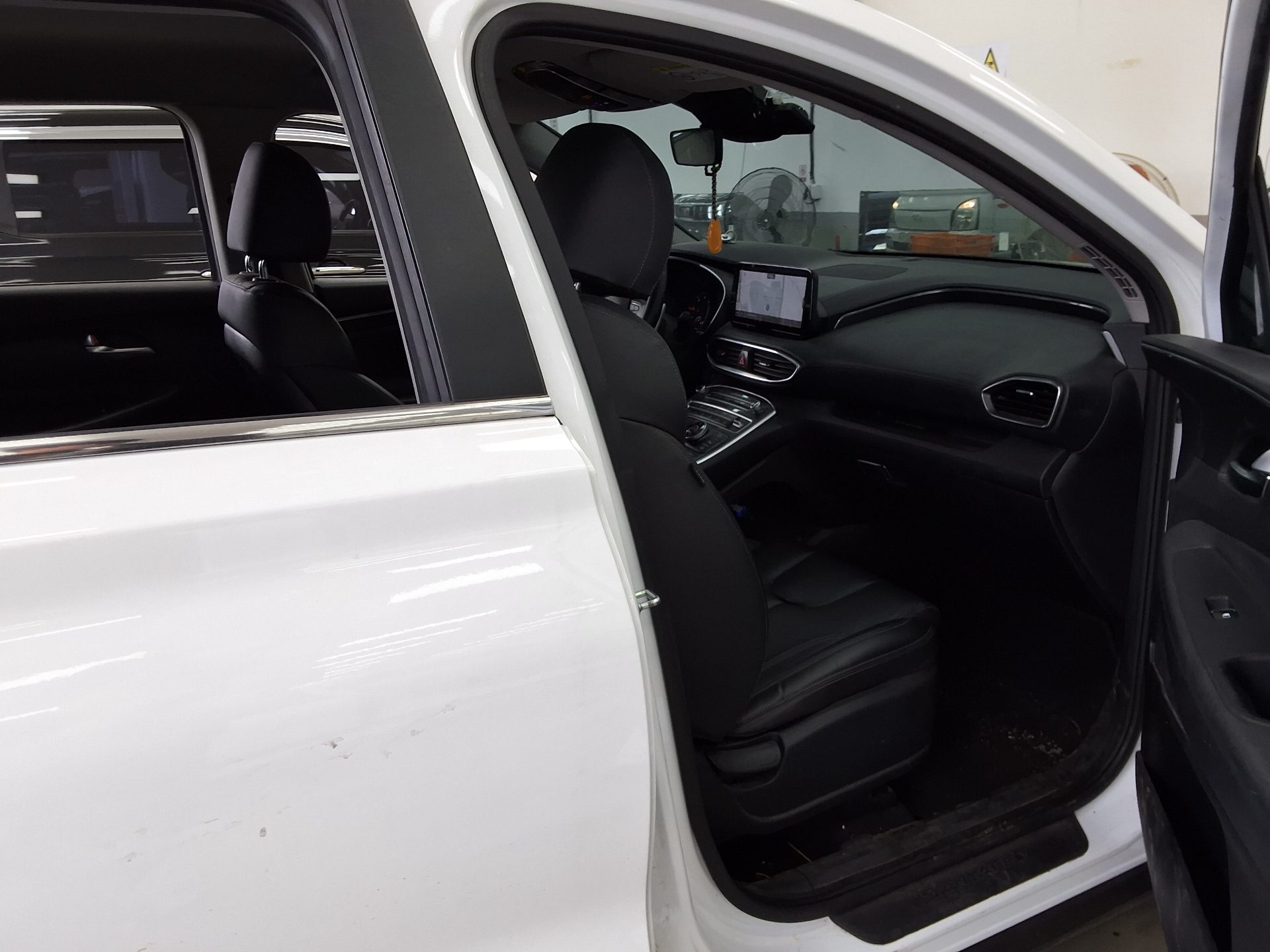 Hyundai Santa Fe 2021 - Image 13