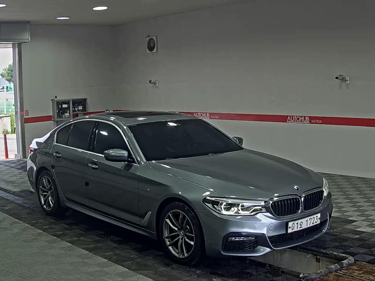 BMW 5 Series 2018 - Image 2