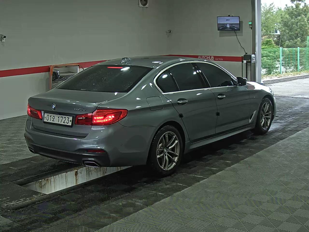 BMW 5 Series 2018 - Image 4