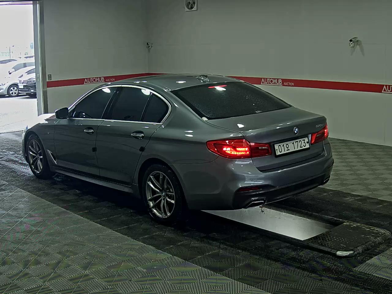 BMW 5 Series 2018 - Image 5